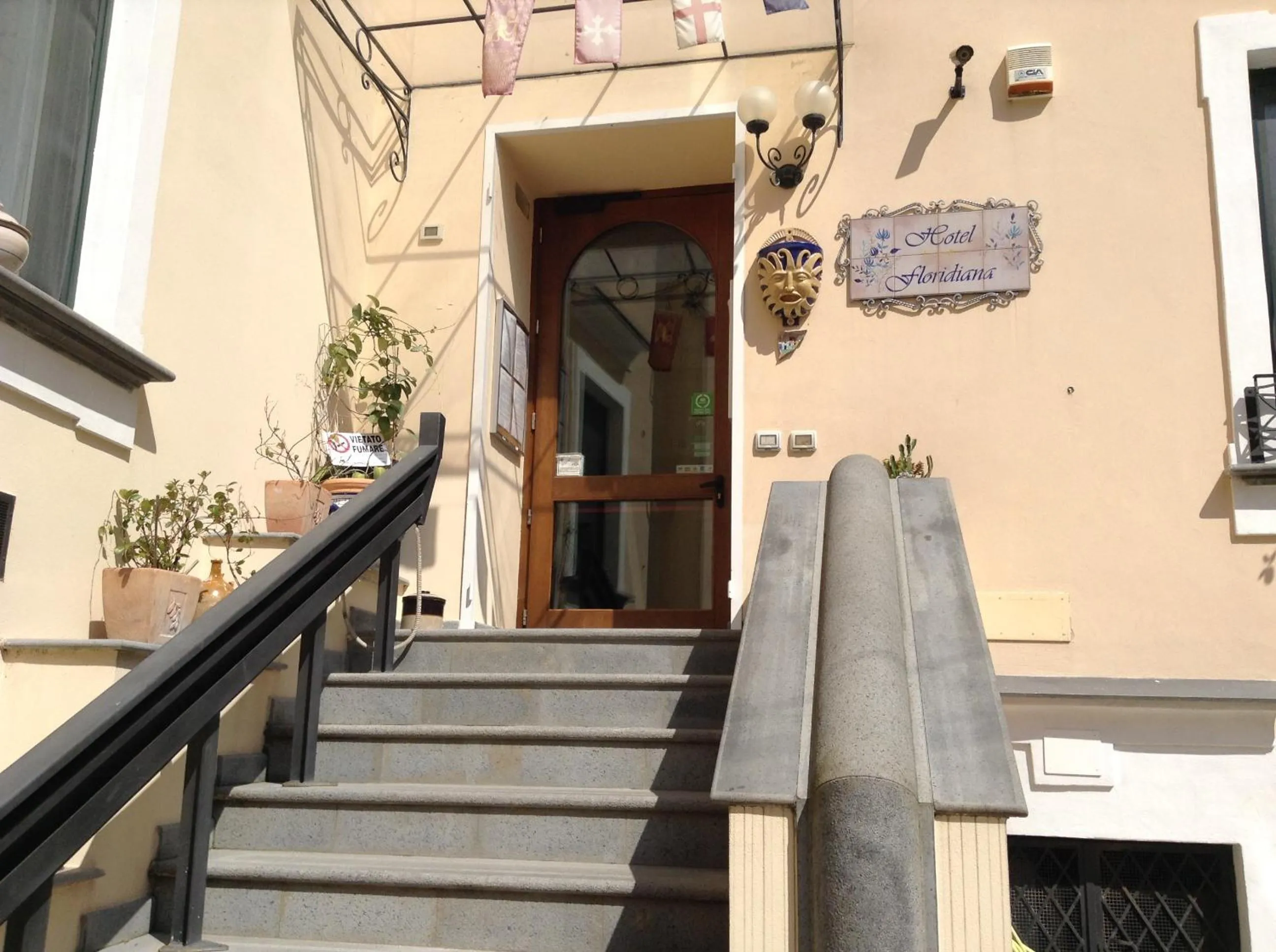 Facade/entrance in Hotel Floridiana