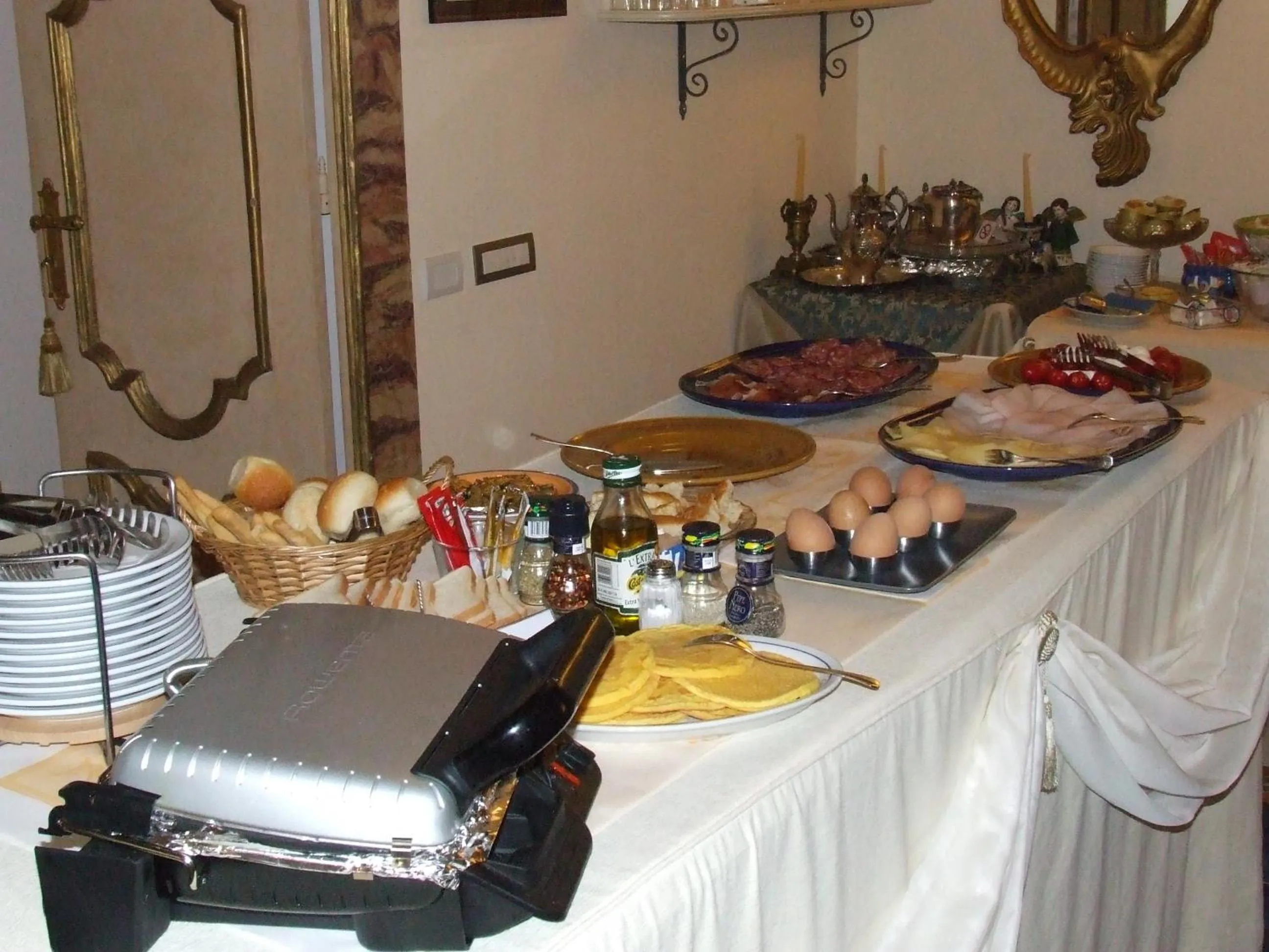 Breakfast in Hotel Floridiana