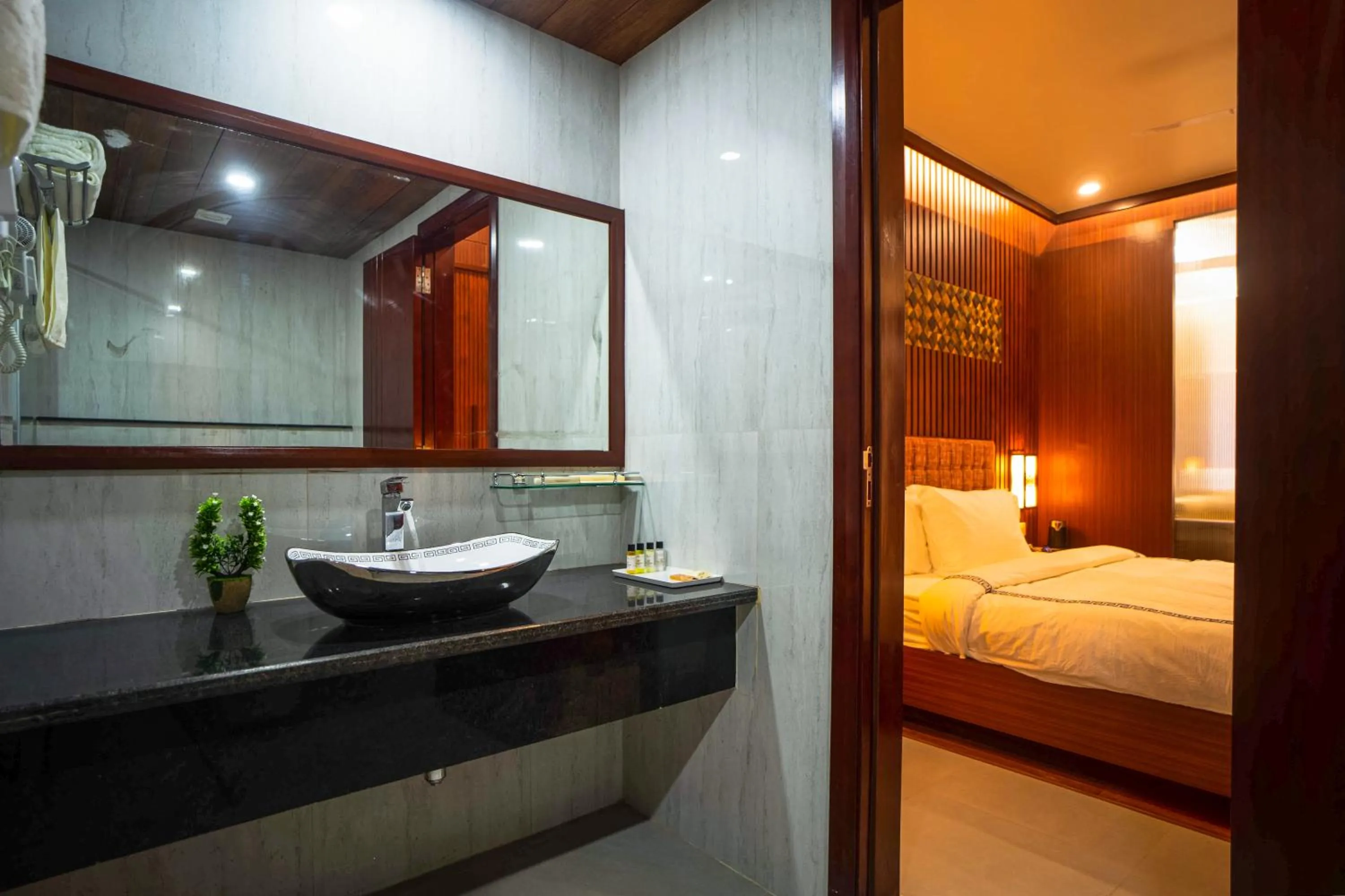 Bathroom, Bed in Mansha Palace