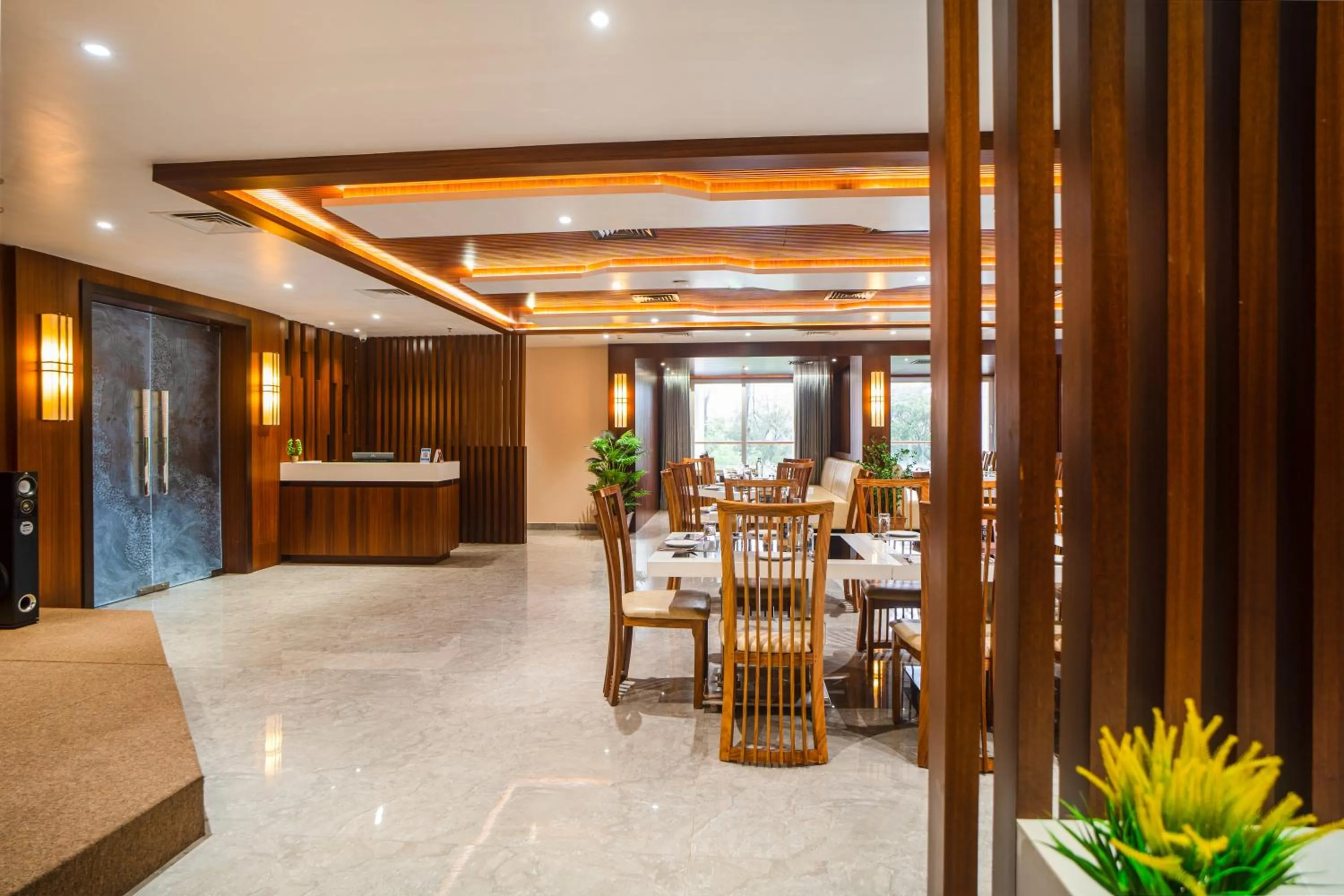 Restaurant/places to eat in Mansha Palace