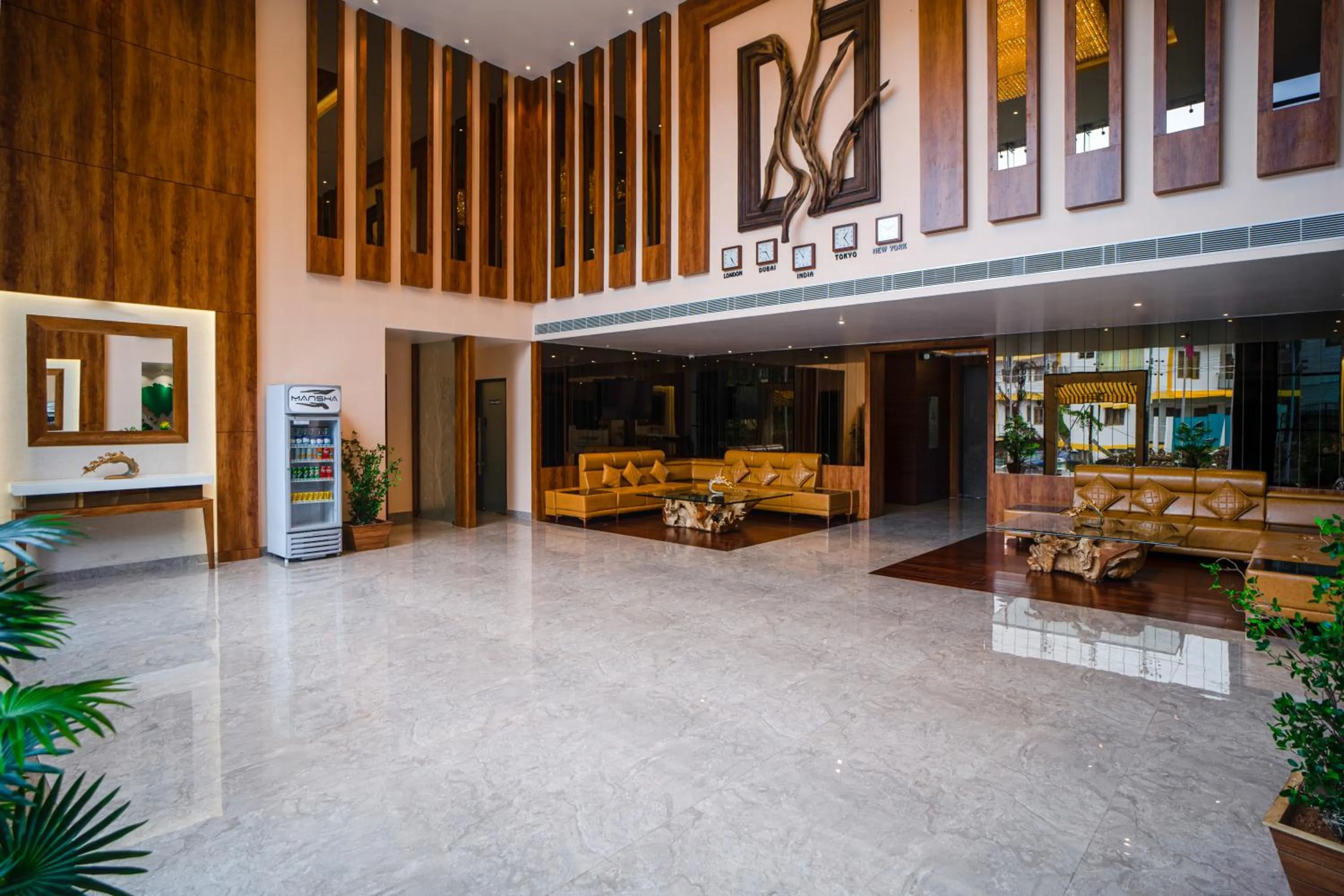 Facade/entrance in Mansha Palace