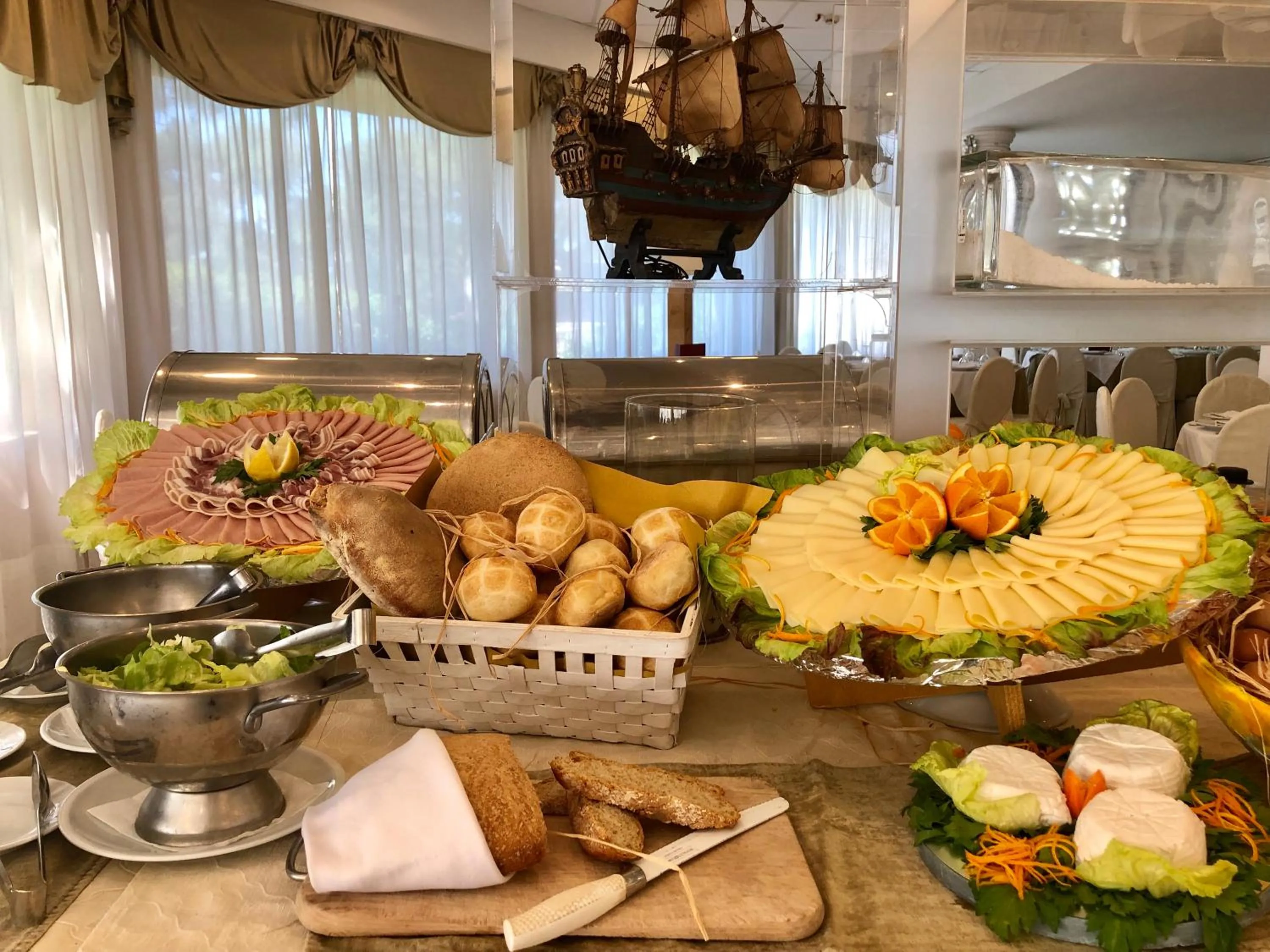 Buffet breakfast in Domizia Palace Hotel