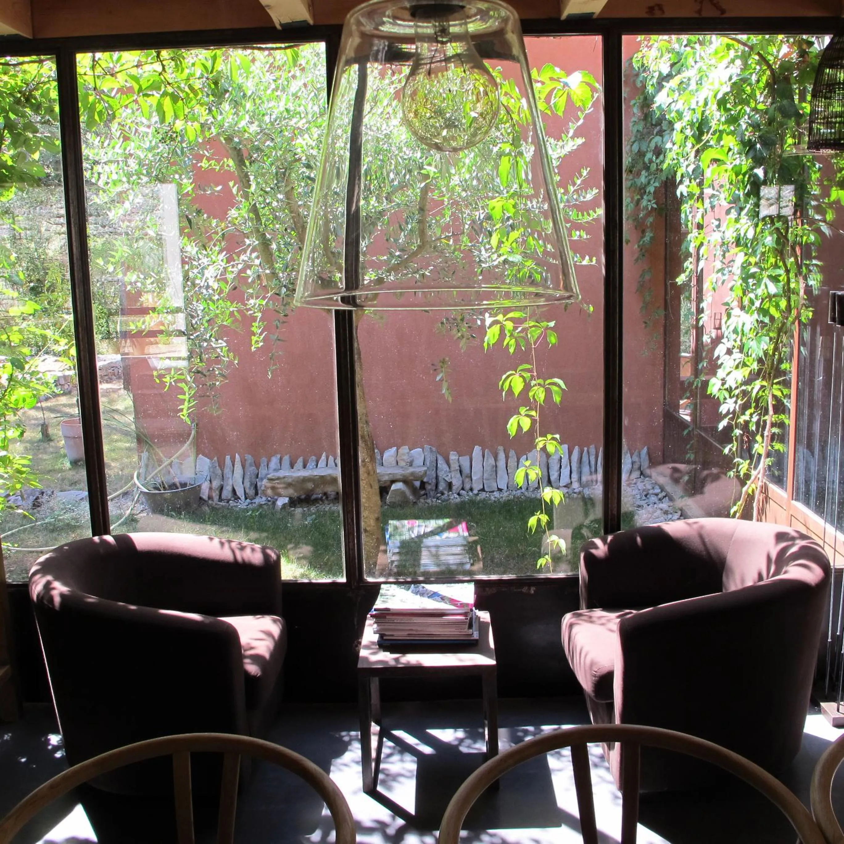 Communal lounge/ TV room in Les Pierres Sauvages