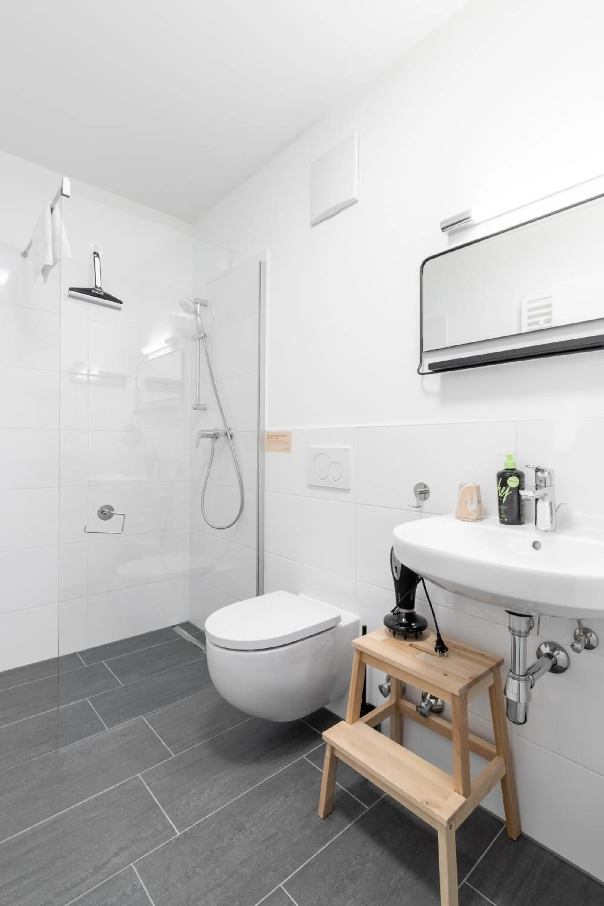 Bathroom in Limehome Klagenfurt Karfreitstraße