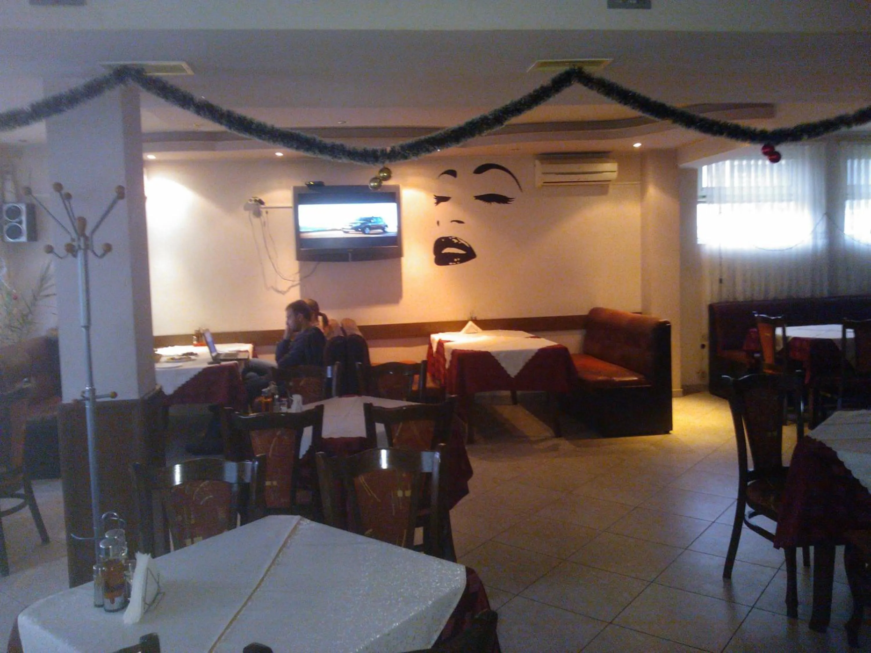 Restaurant/places to eat in Hotel Tsarevets