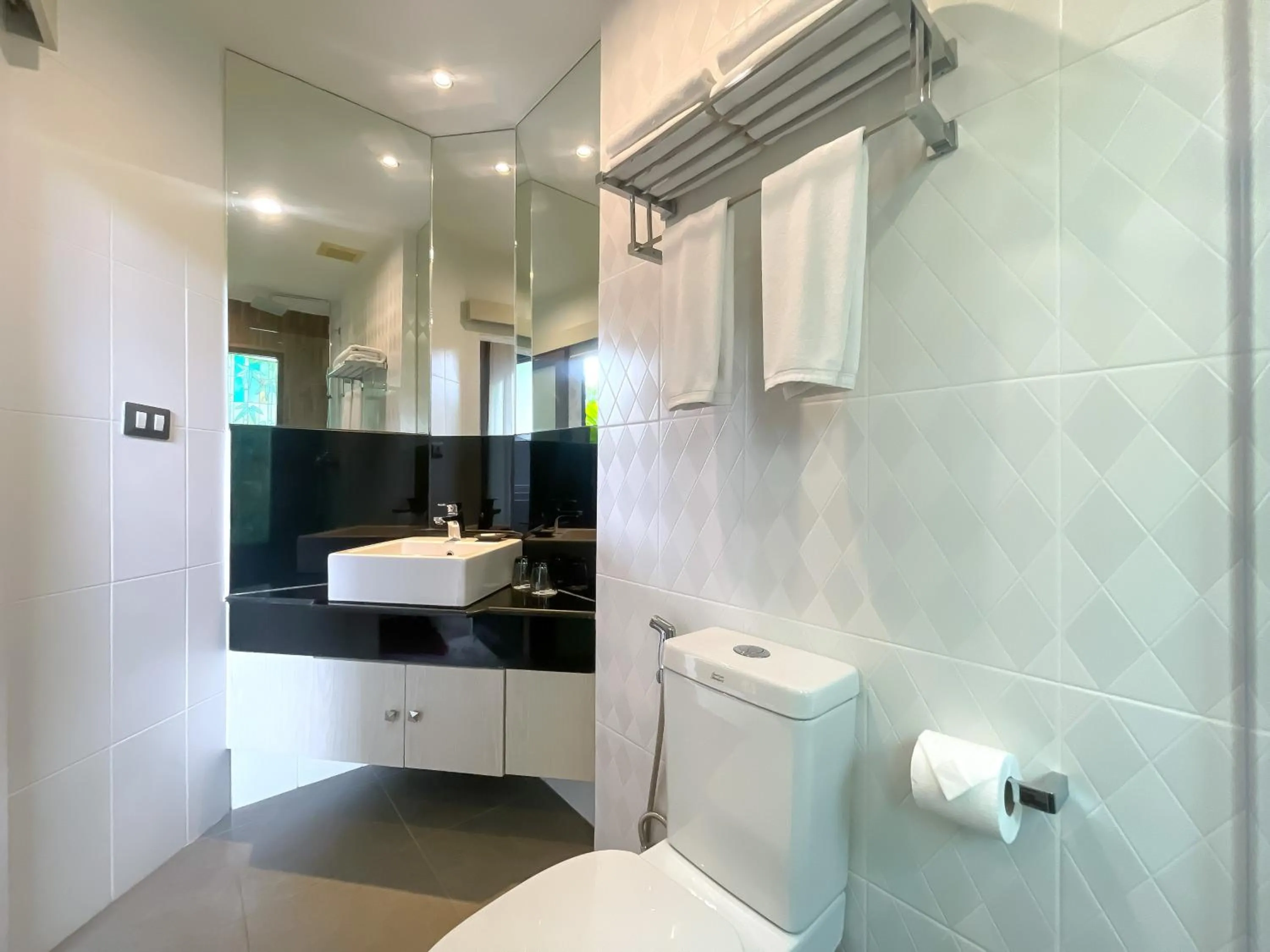 One-Bedroom Premium Suite in Quality Beach Resorts and Spa Patong