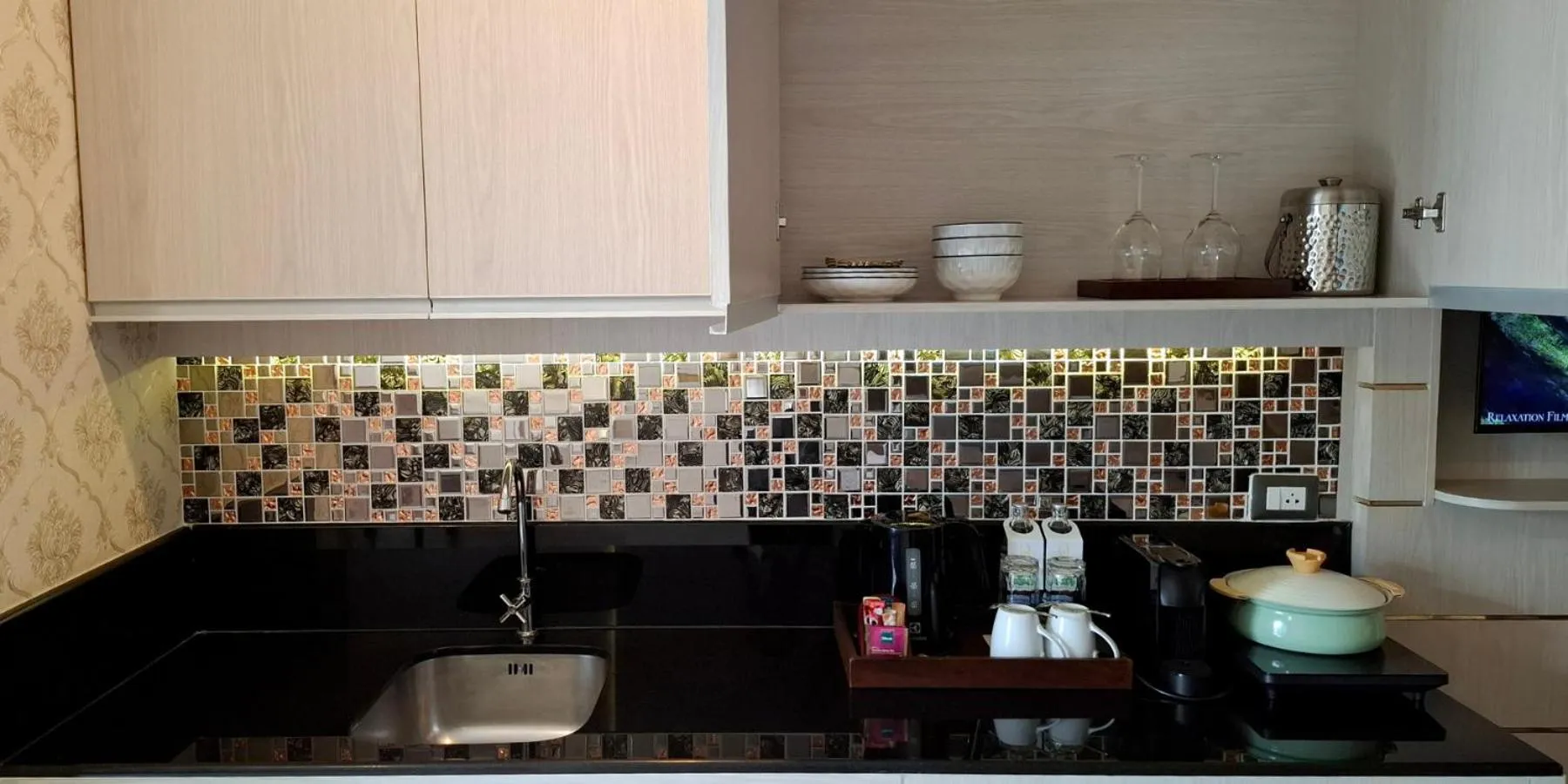 Coffee/tea facilities in Quality Beach Resorts and Spa Patong