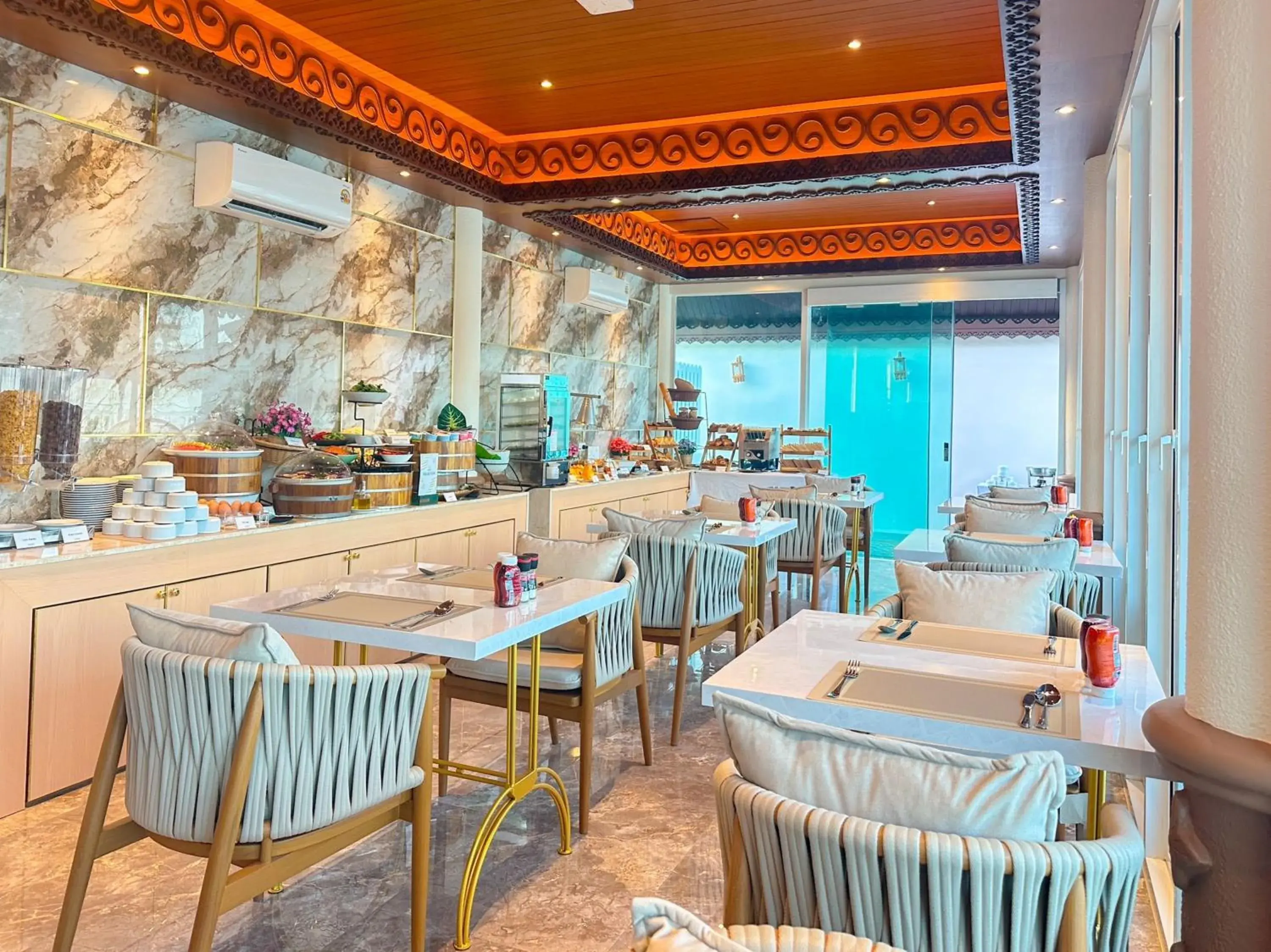 Restaurant/places to eat in Quality Beach Resorts and Spa Patong Restaurant/places to eat in Quality Beach Resorts and Spa Patong