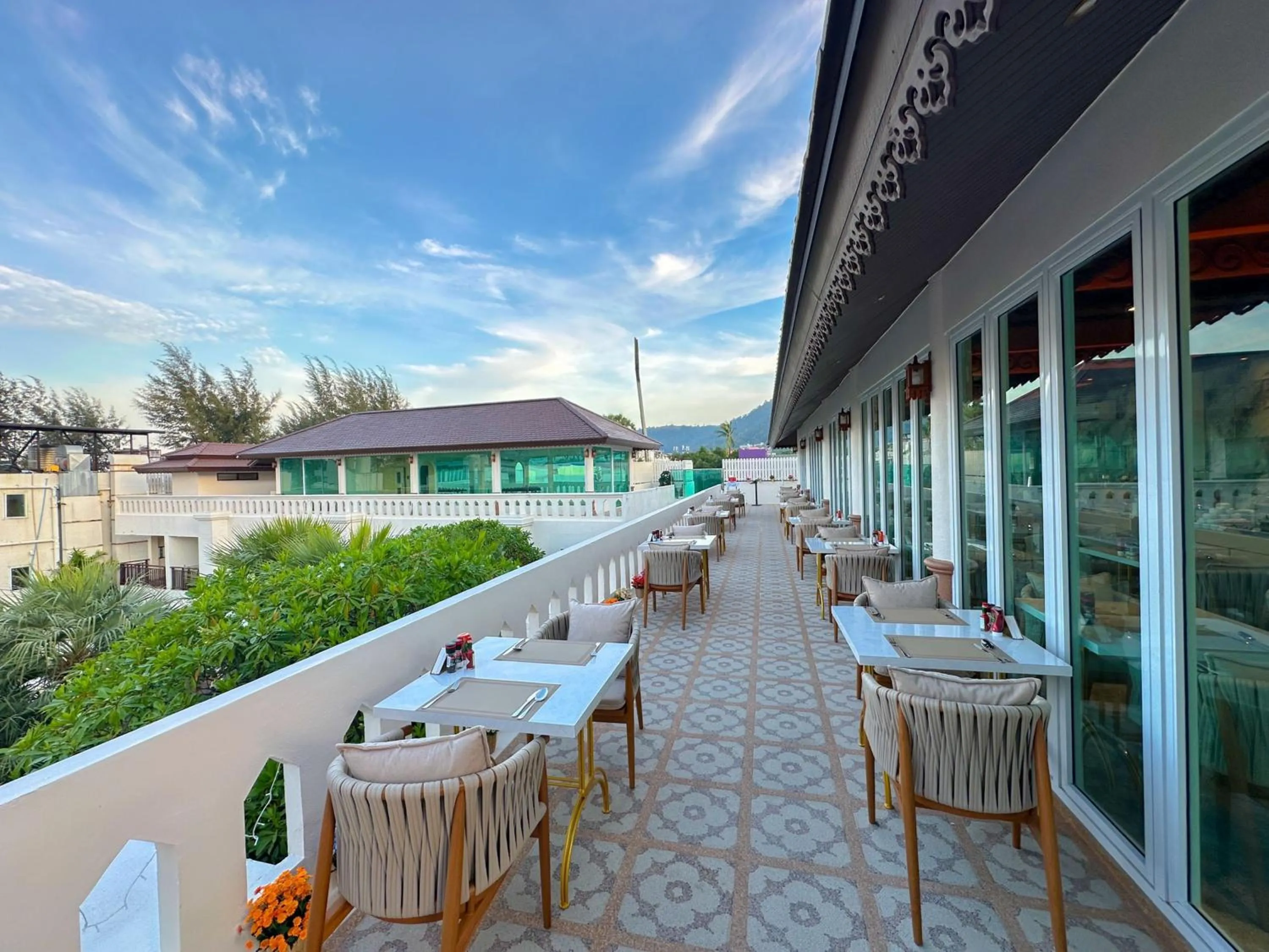 Restaurant/places to eat in Quality Beach Resorts and Spa Patong