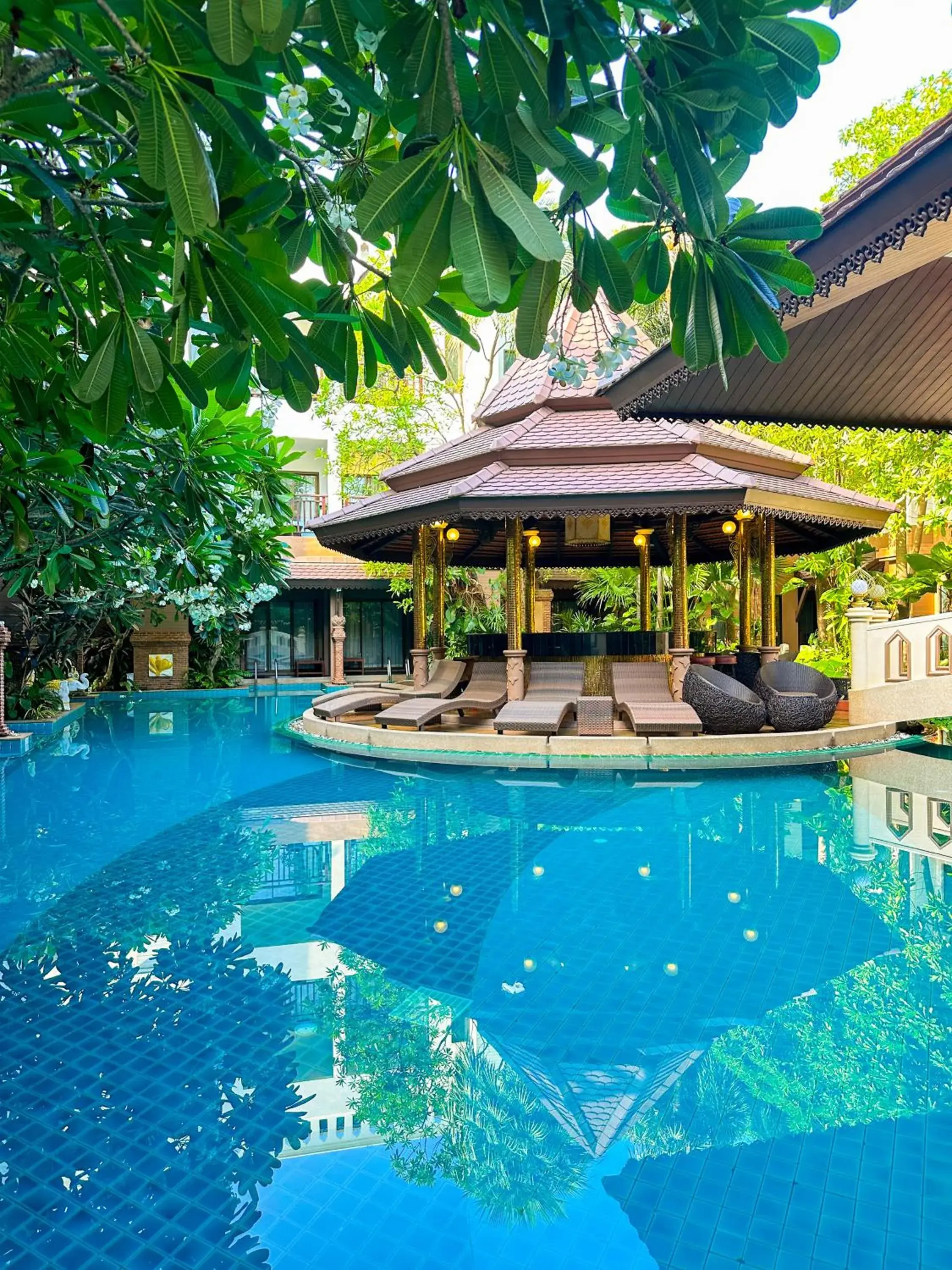 Pool view in Quality Beach Resorts and Spa Patong Pool view in Quality Beach Resorts and Spa Patong