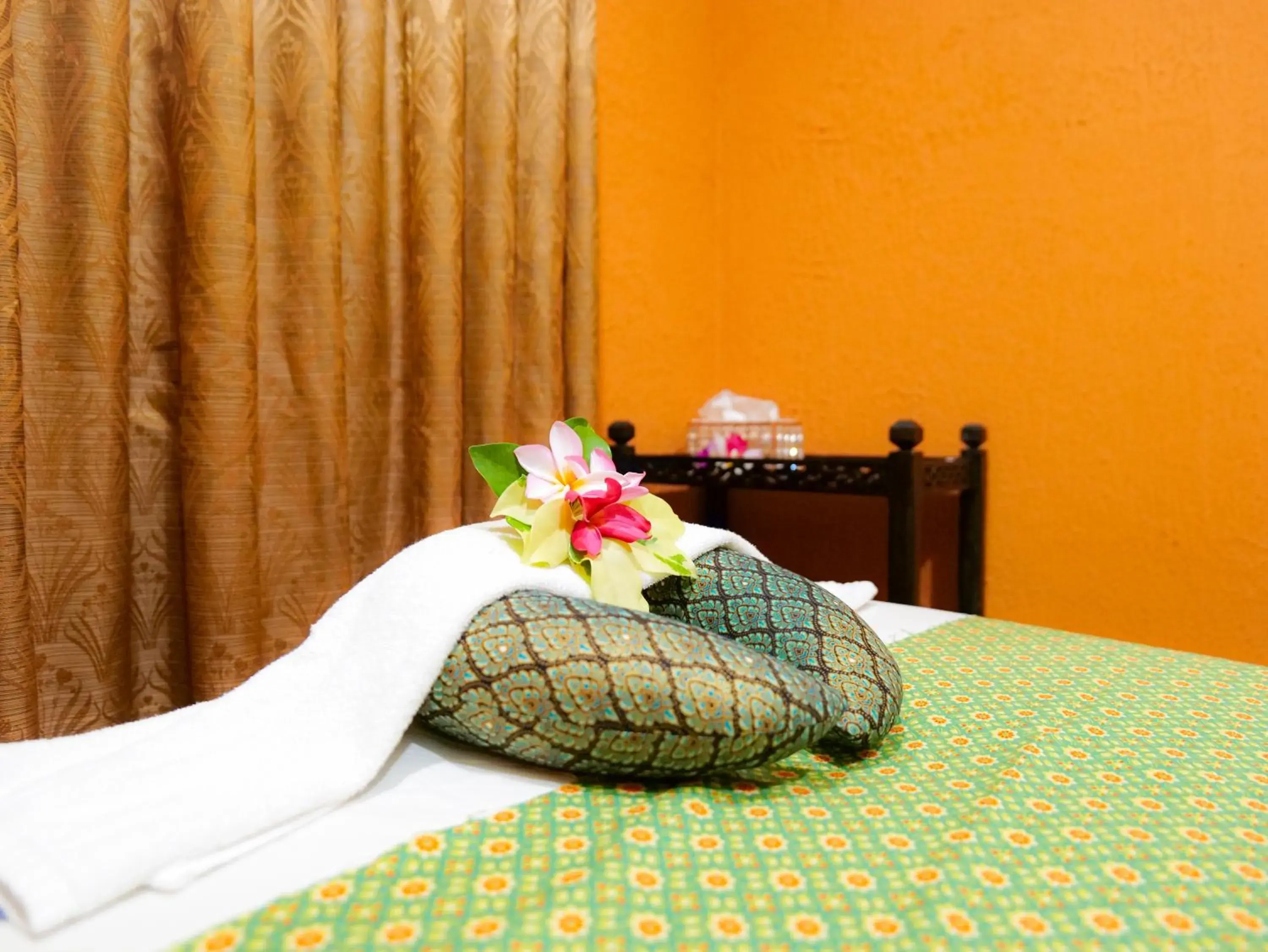 Spa and wellness centre/facilities, Bed in Quality Beach Resorts and Spa Patong Spa and wellness centre/facilities, Bed in Quality Beach Resorts and Spa Patong