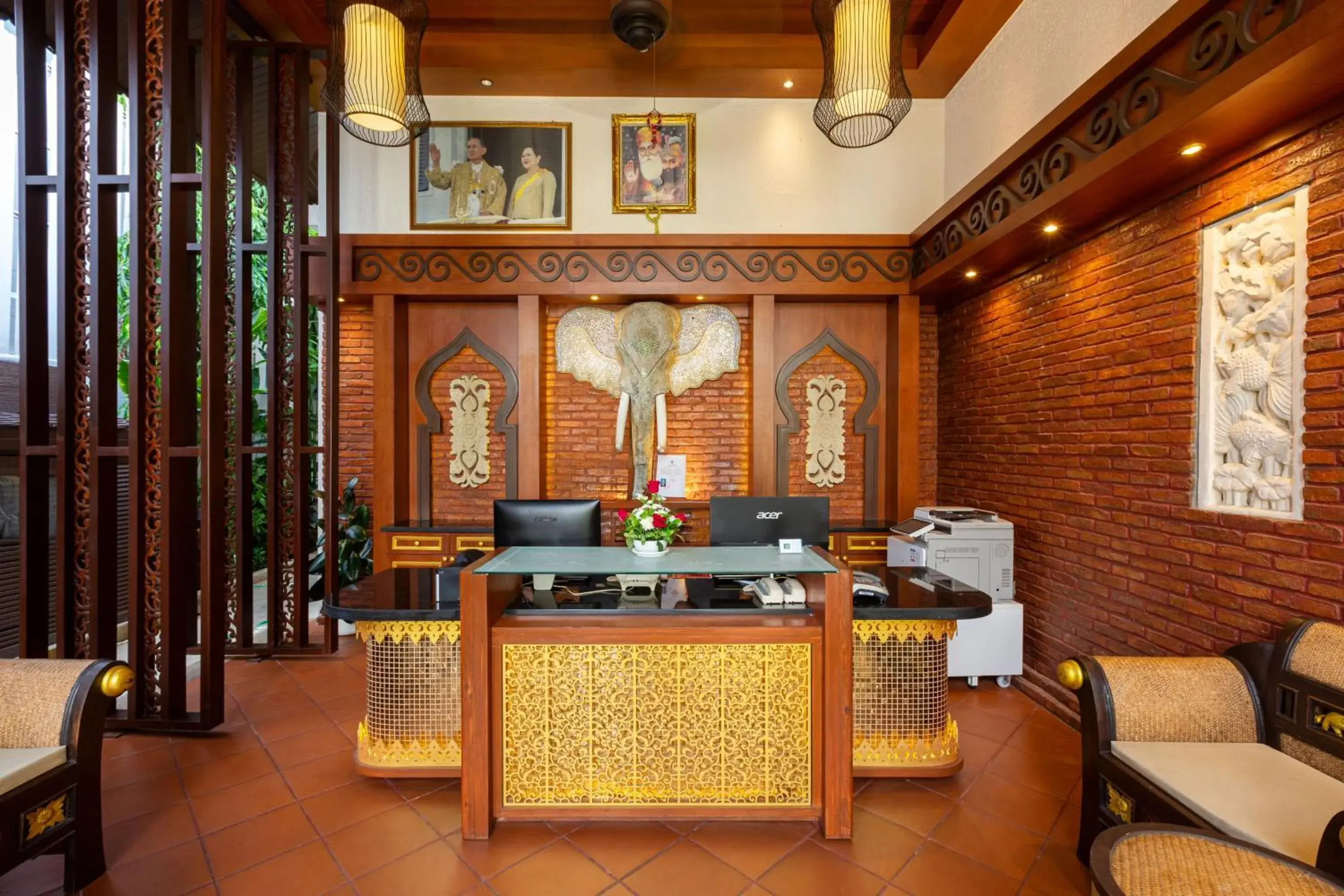 Lobby or reception in Quality Beach Resorts and Spa Patong Lobby or reception in Quality Beach Resorts and Spa Patong