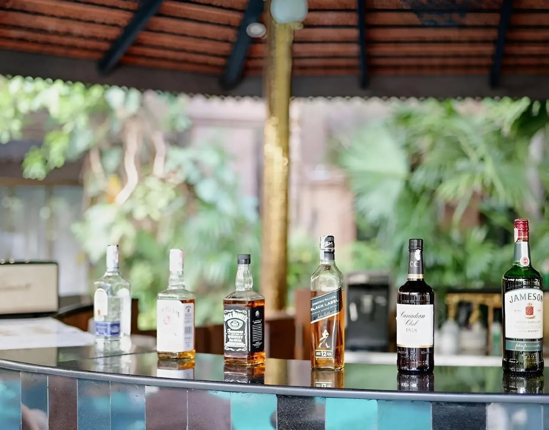 Lounge or bar in Quality Beach Resorts and Spa Patong Lounge or bar in Quality Beach Resorts and Spa Patong