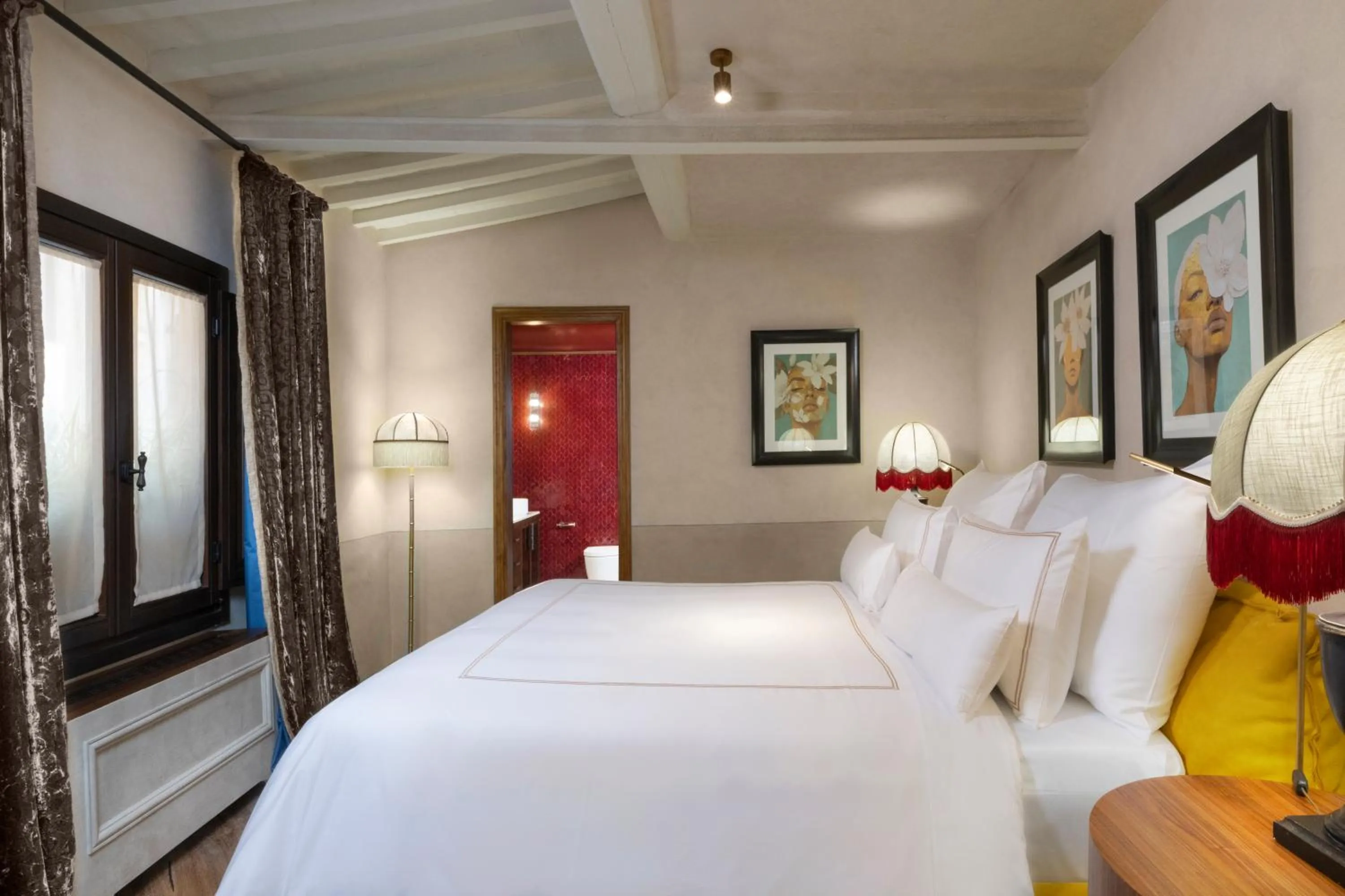 Bedroom, Bed in The James Suite Hotel Firenze 1564 - Small Luxury Hotels of the World