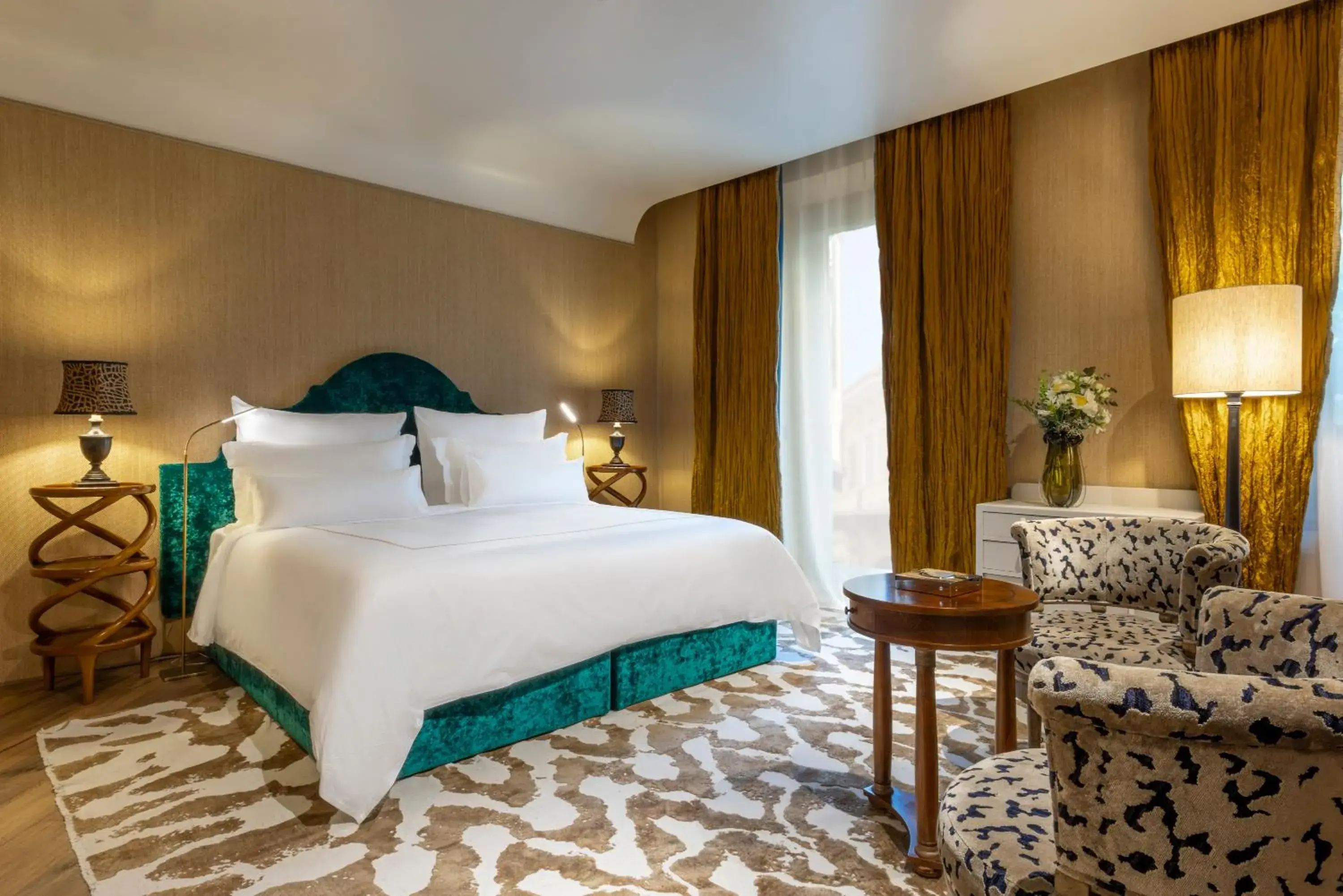 Bedroom, Bed in The James Suite Hotel Firenze 1564 - Small Luxury Hotels of the World Bedroom, Bed in The James Suite Hotel Firenze 1564 - Small Luxury Hotels of the World