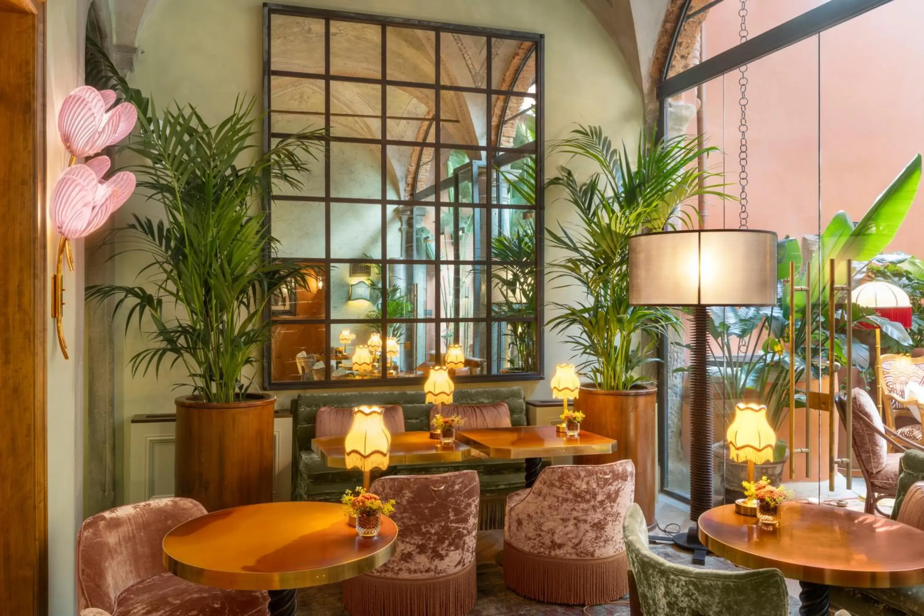 Lounge or bar in The James Suite Hotel Firenze 1564 - Small Luxury Hotels of the World Lounge or bar in The James Suite Hotel Firenze 1564 - Small Luxury Hotels of the World