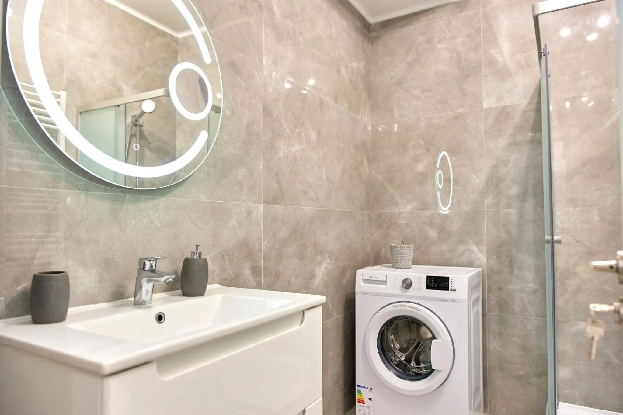 Shower in Apartamente by R S