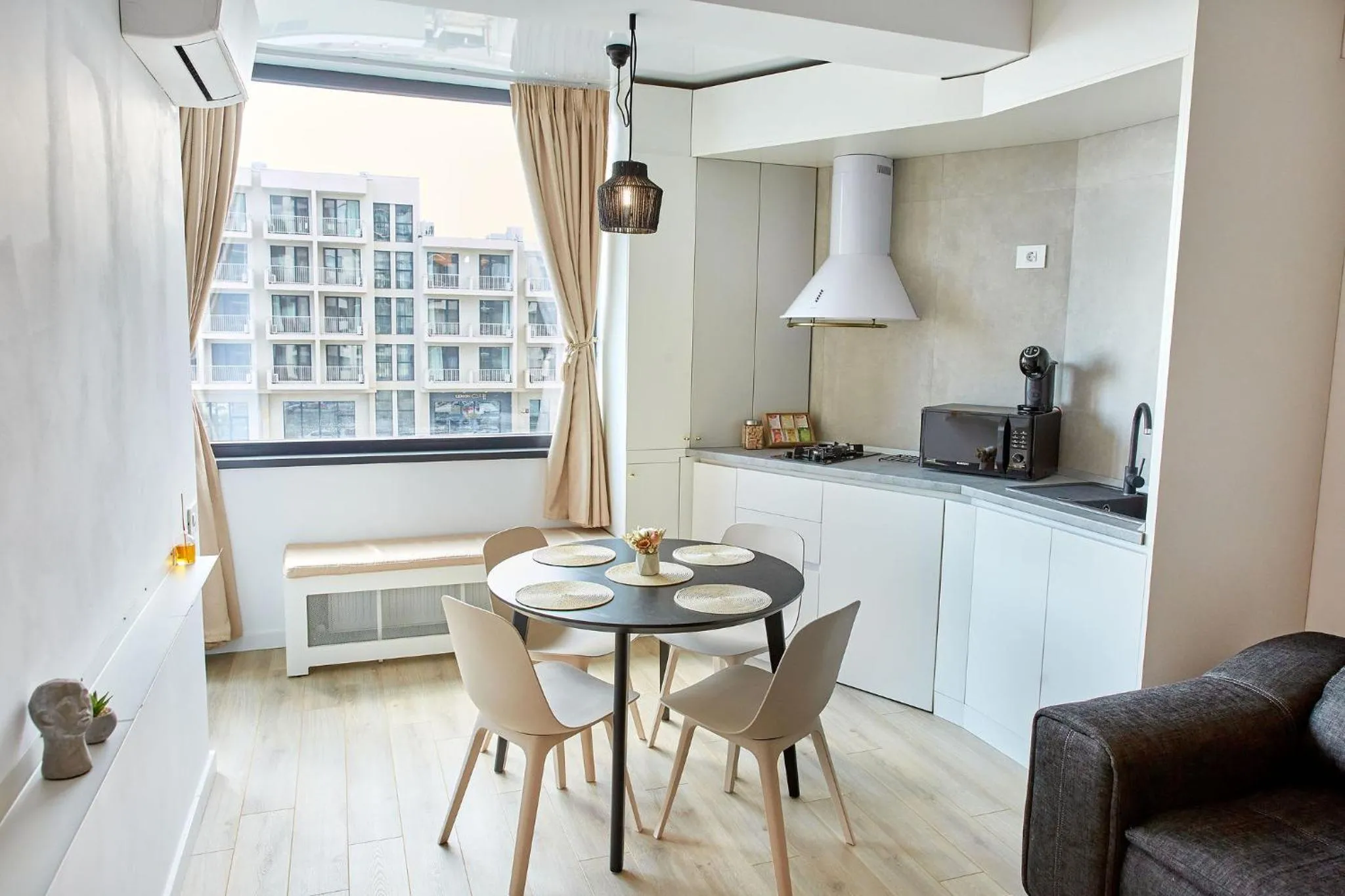 Kitchen or kitchenette in Apartamente by R S