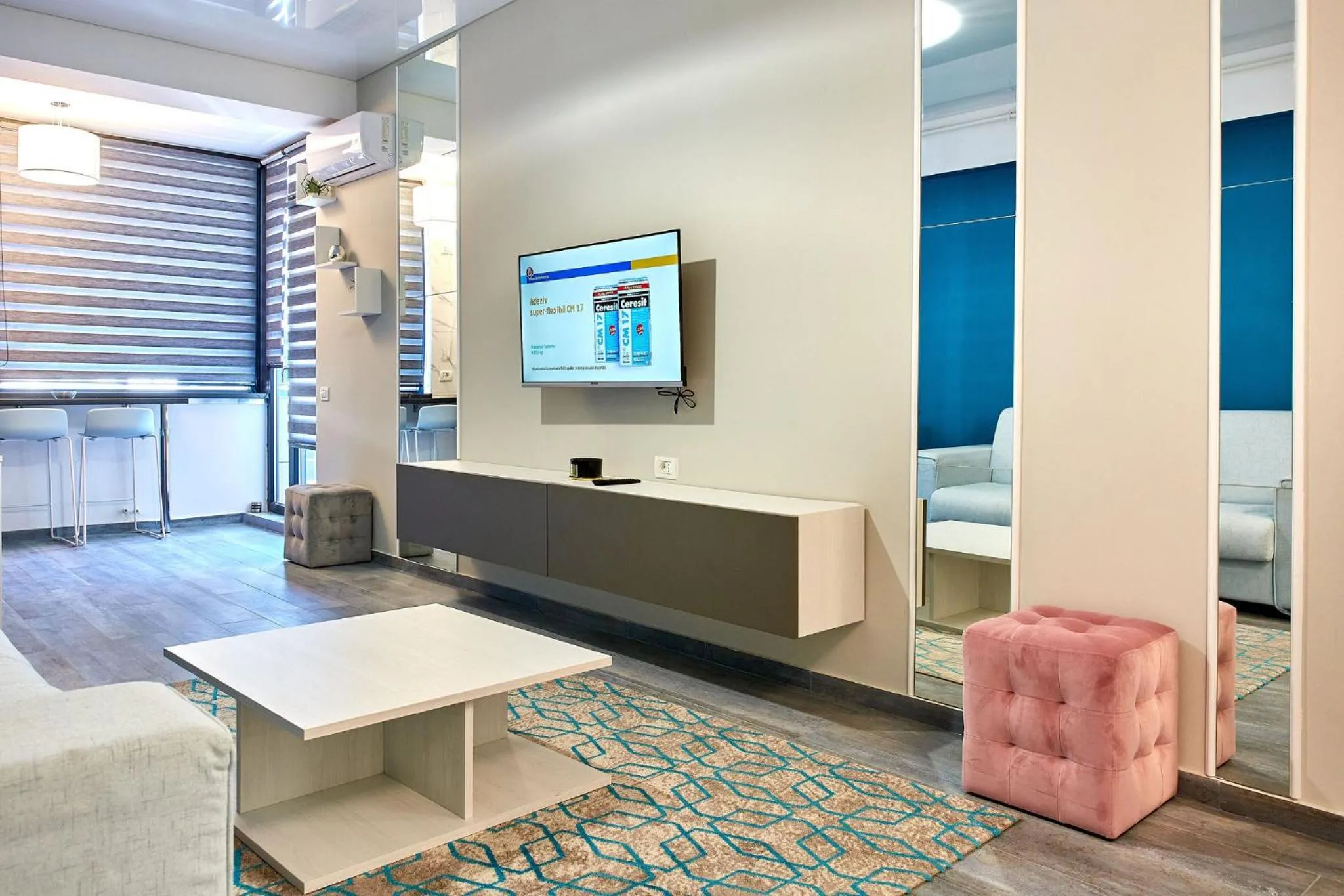 TV and multimedia in Apartamente by R S