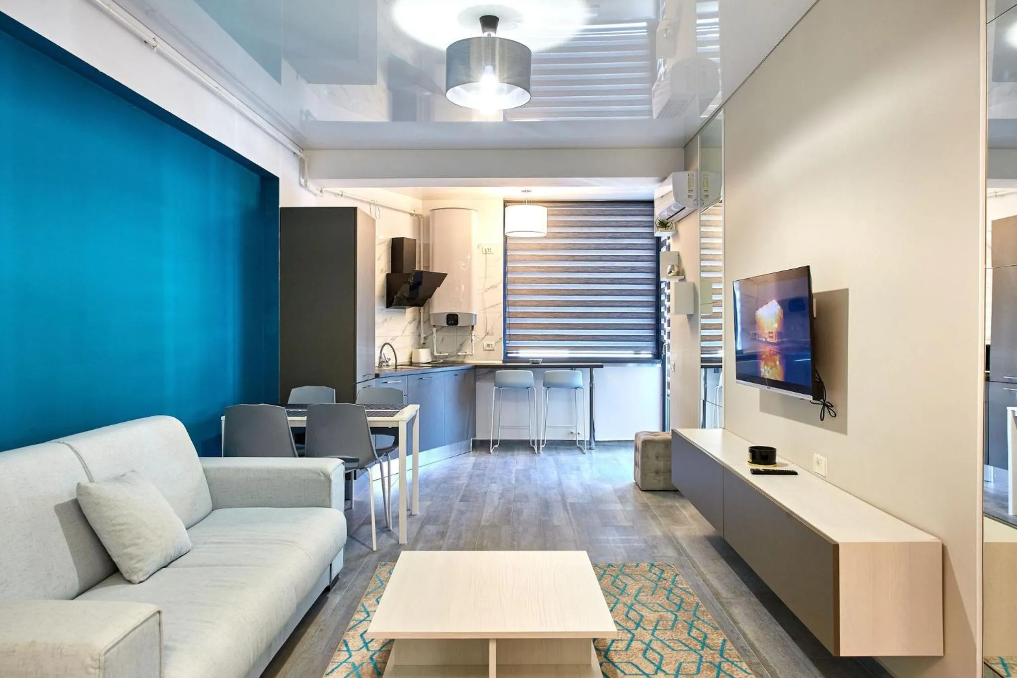 TV and multimedia in Apartamente by R S