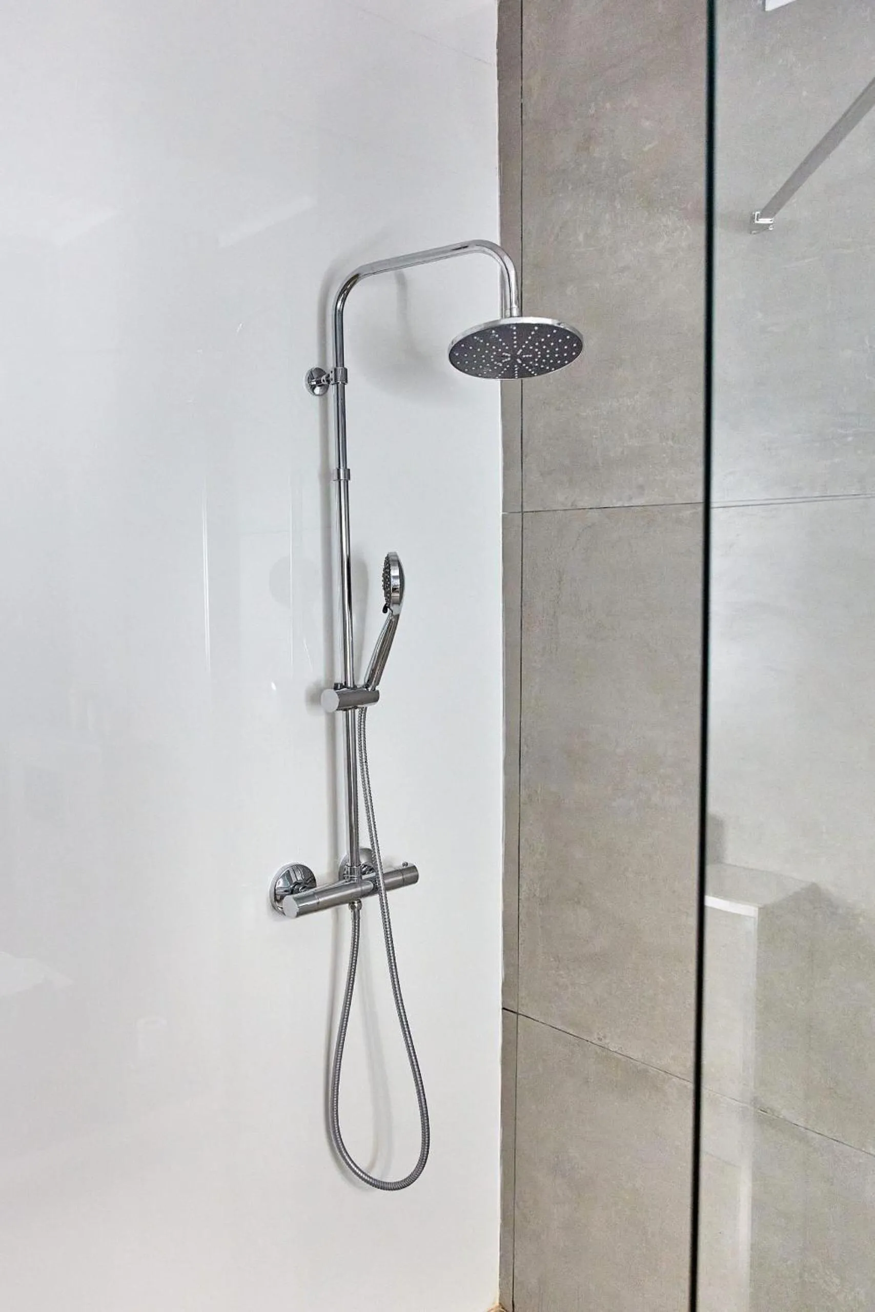 Shower in Apartamente by R S