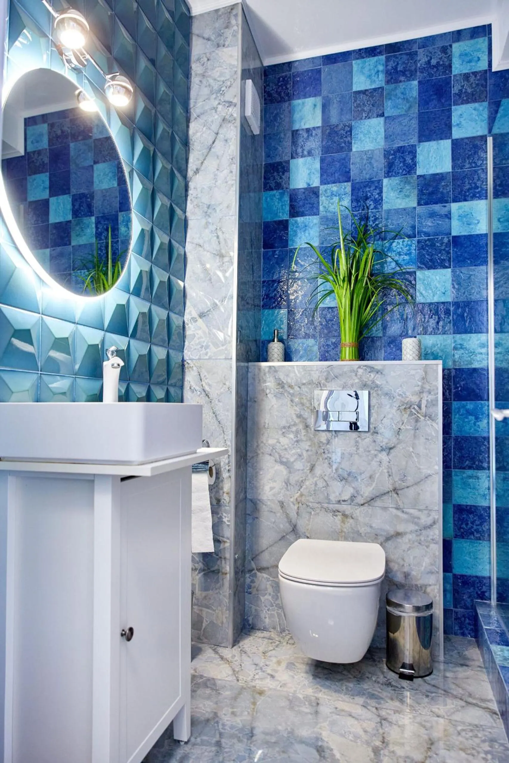 Shower in Apartamente by R S