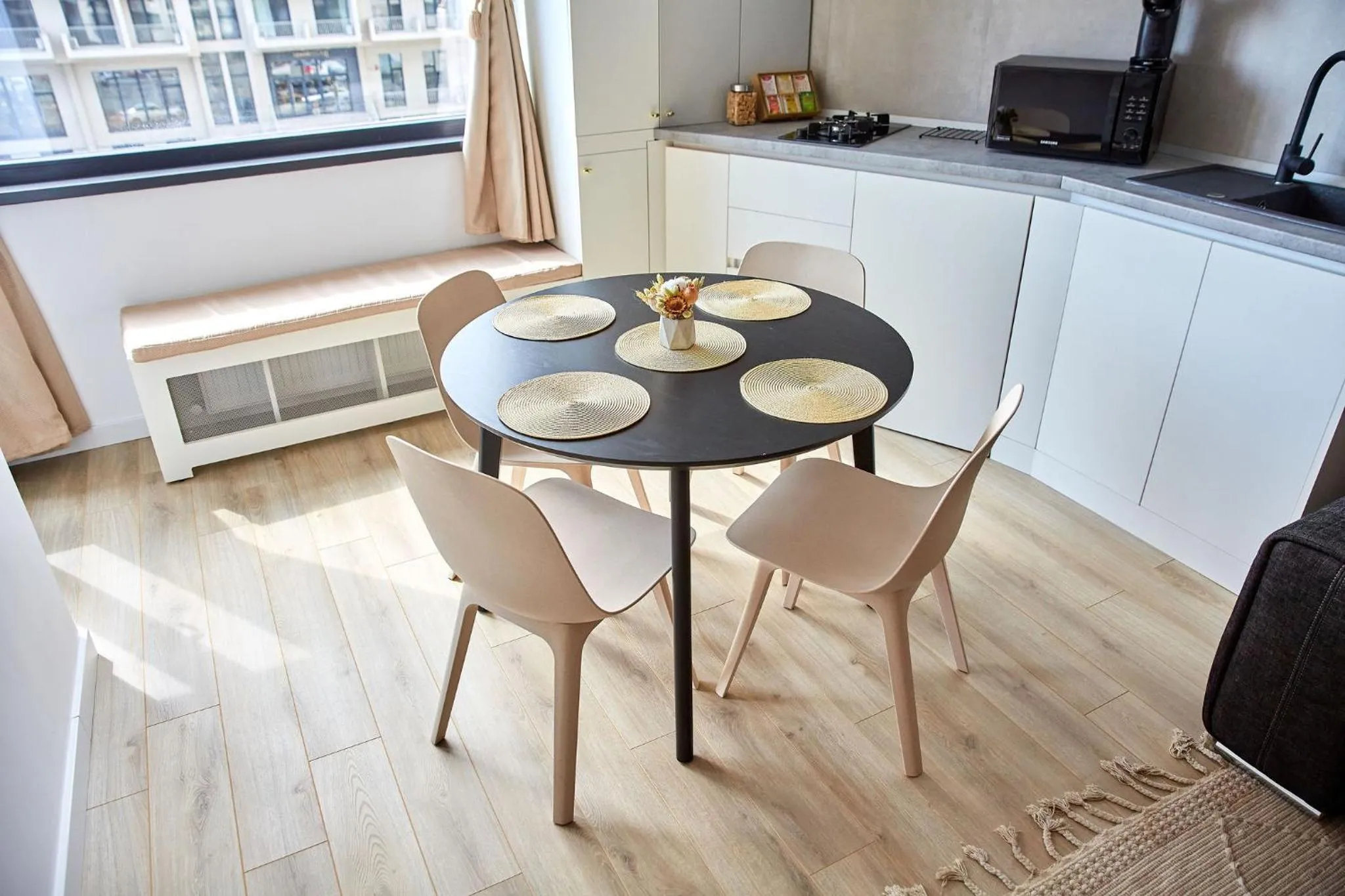Kitchen or kitchenette in Apartamente by R S