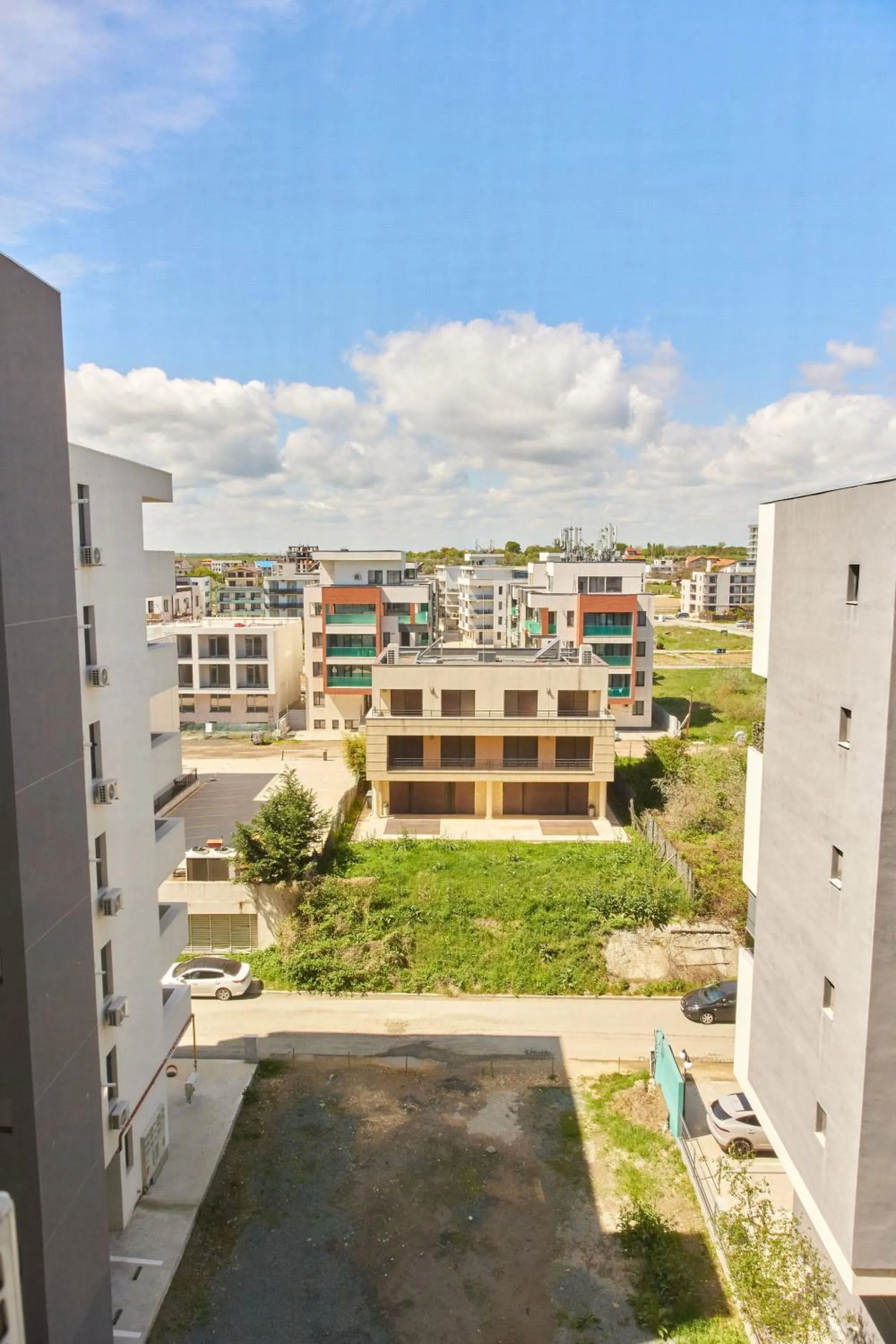Day in Apartamente by R S