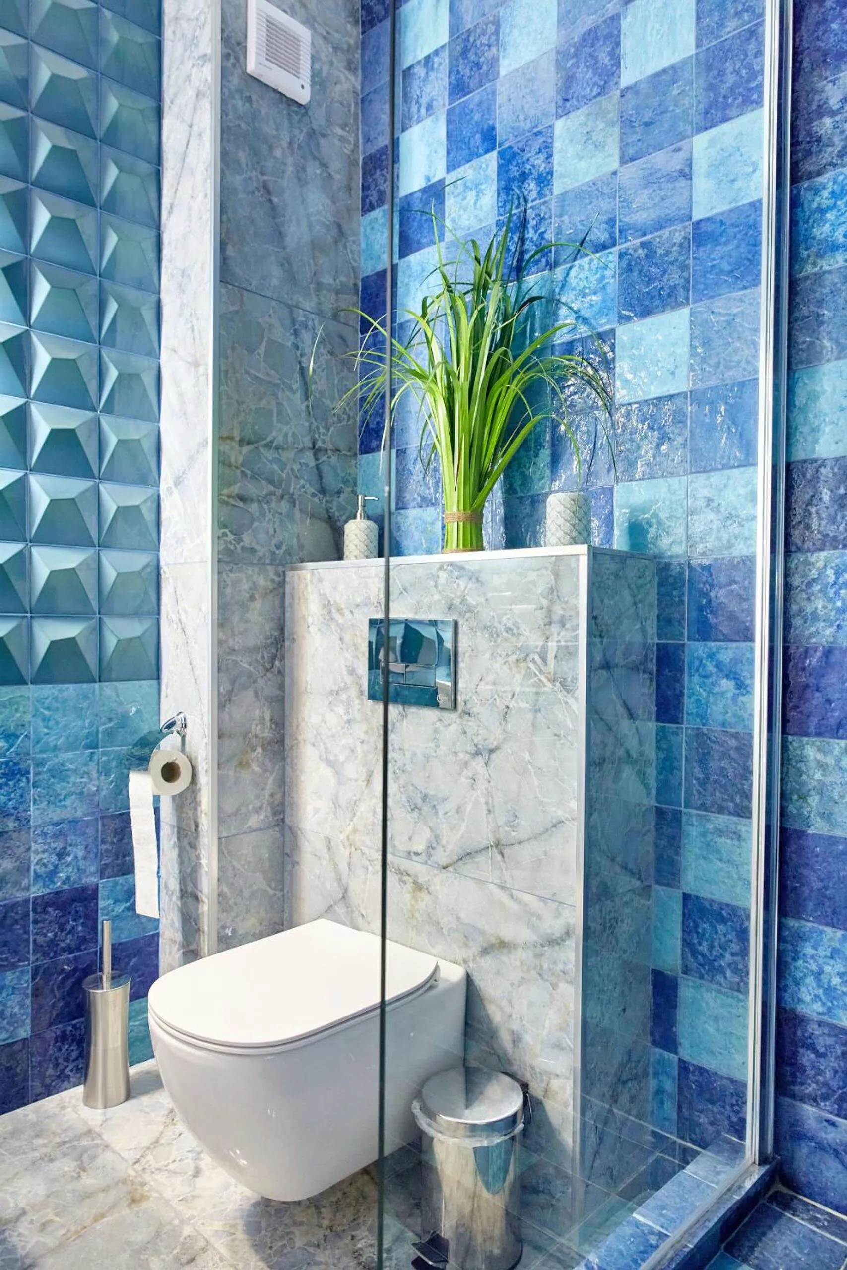 Shower in Apartamente by R S