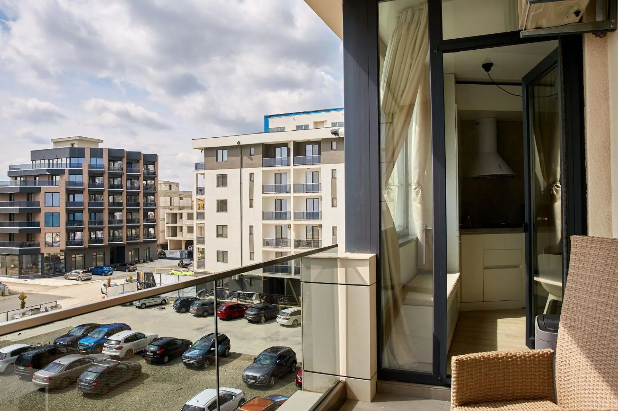 Day in Apartamente by R S