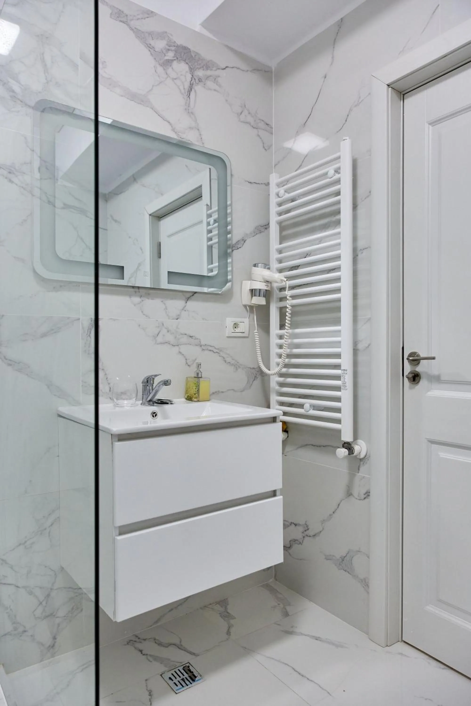 Shower in Apartamente by R S