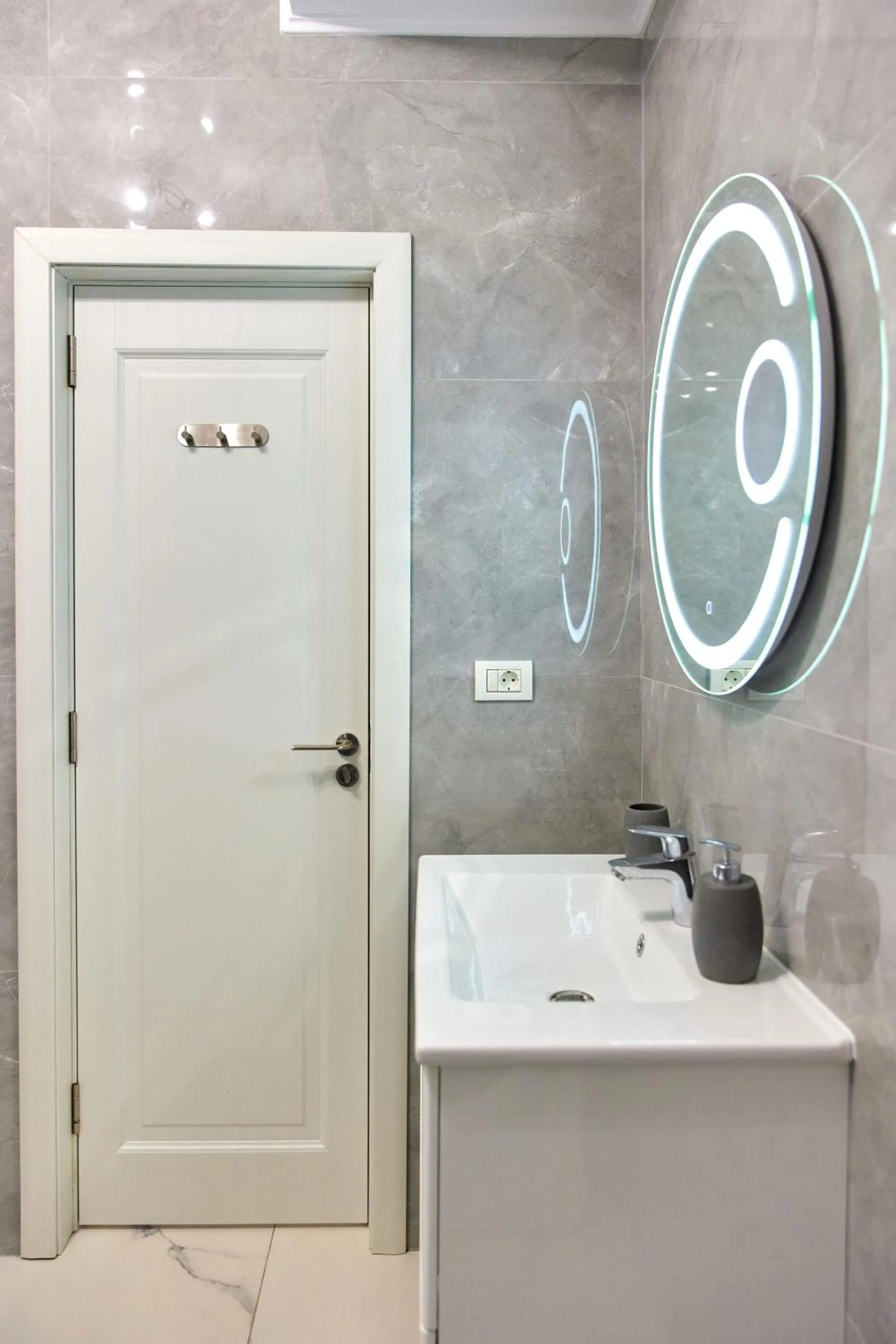 Shower in Apartamente by R S