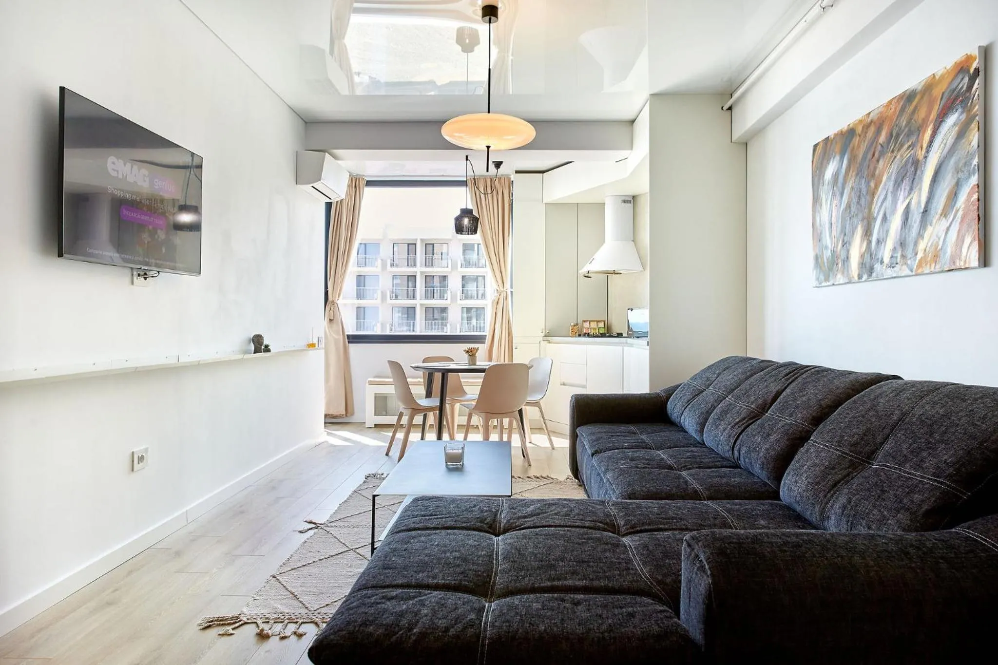 TV and multimedia in Apartamente by R S