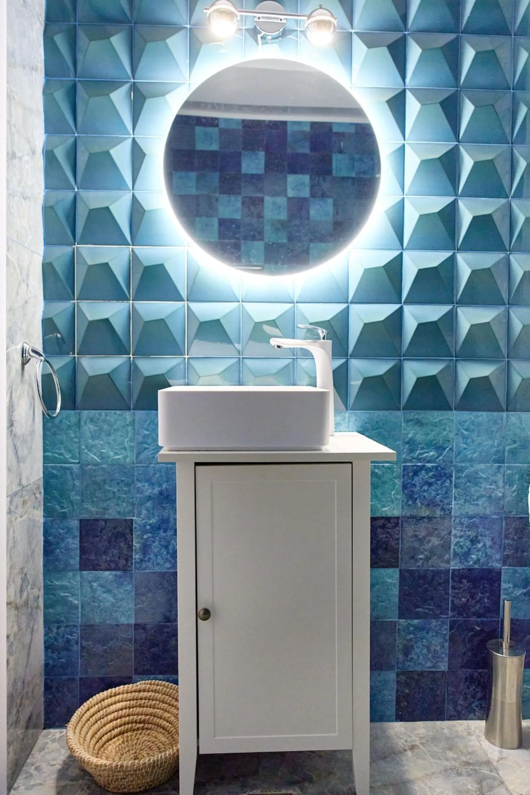 Shower in Apartamente by R S