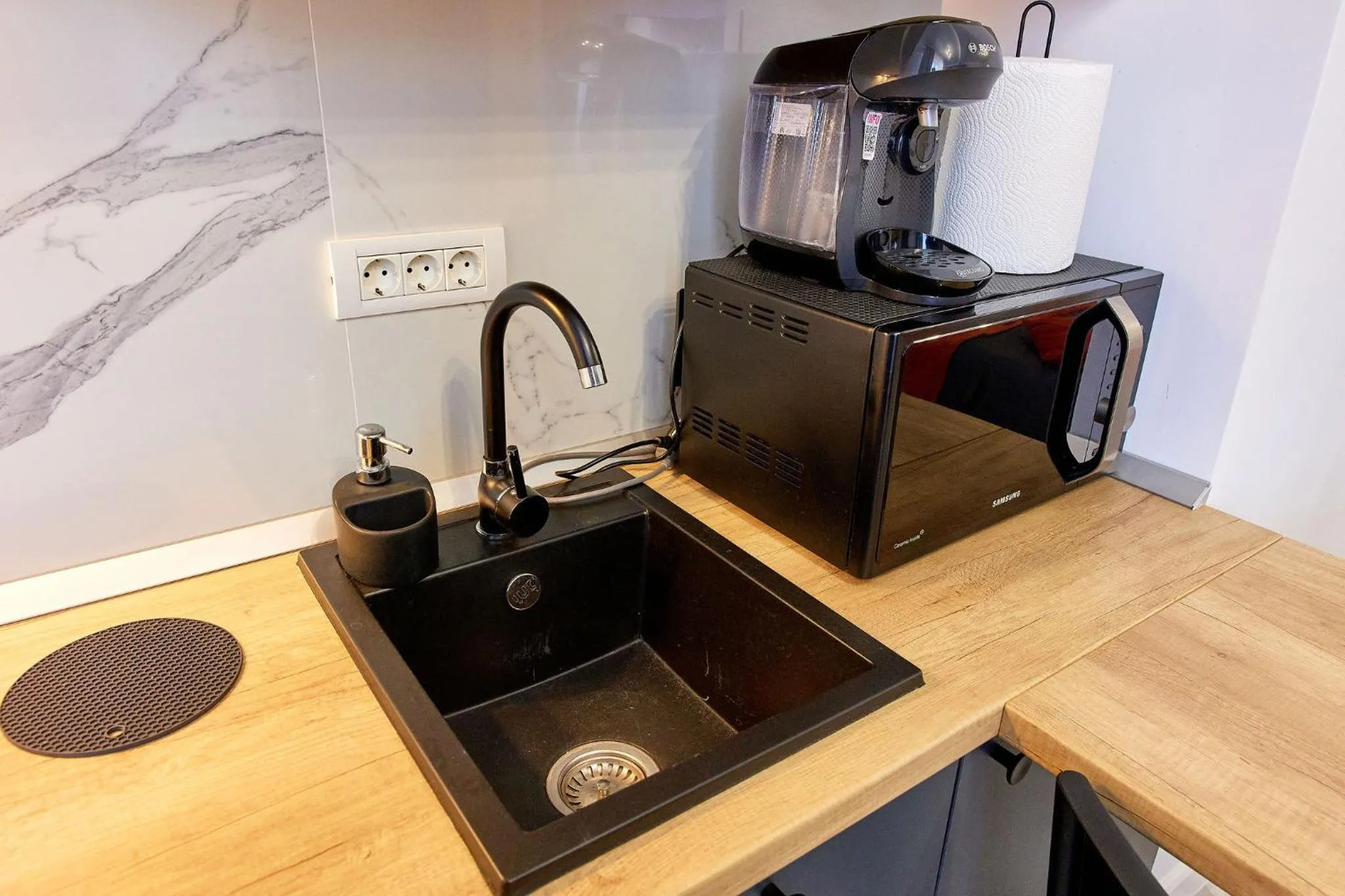 Coffee/tea facilities in Apartamente by R S