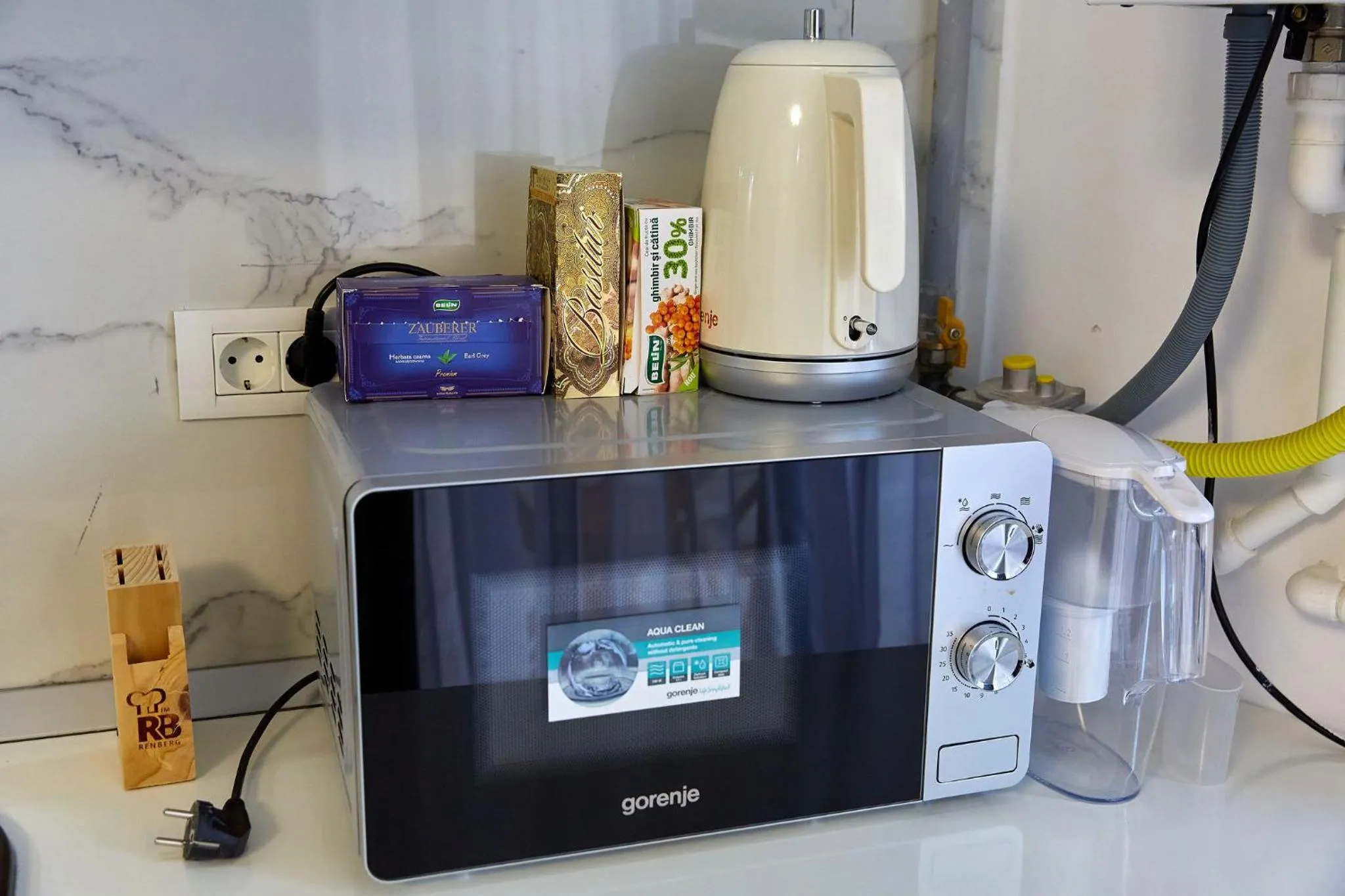 Coffee/tea facilities in Apartamente by R S
