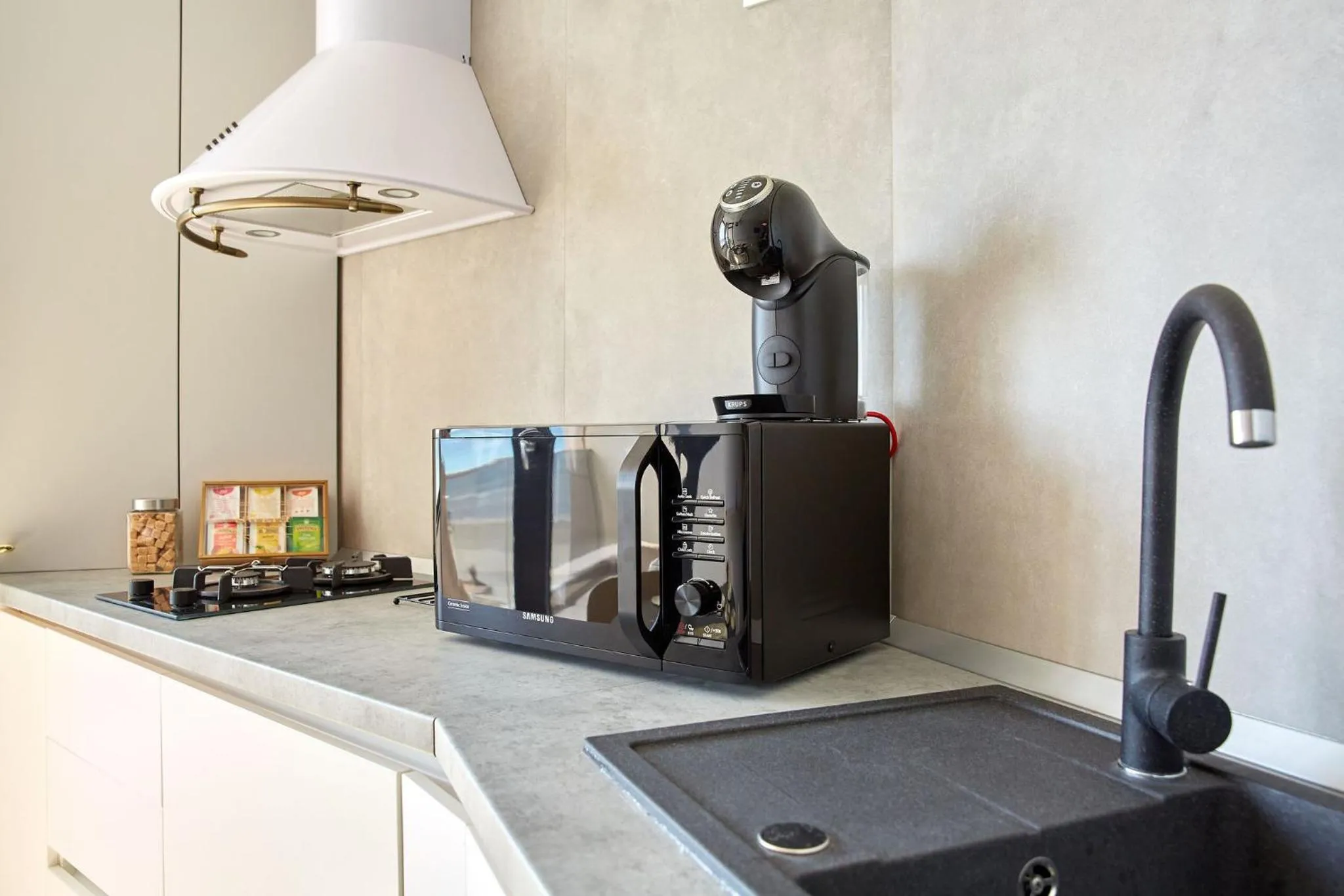 Coffee/tea facilities in Apartamente by R S