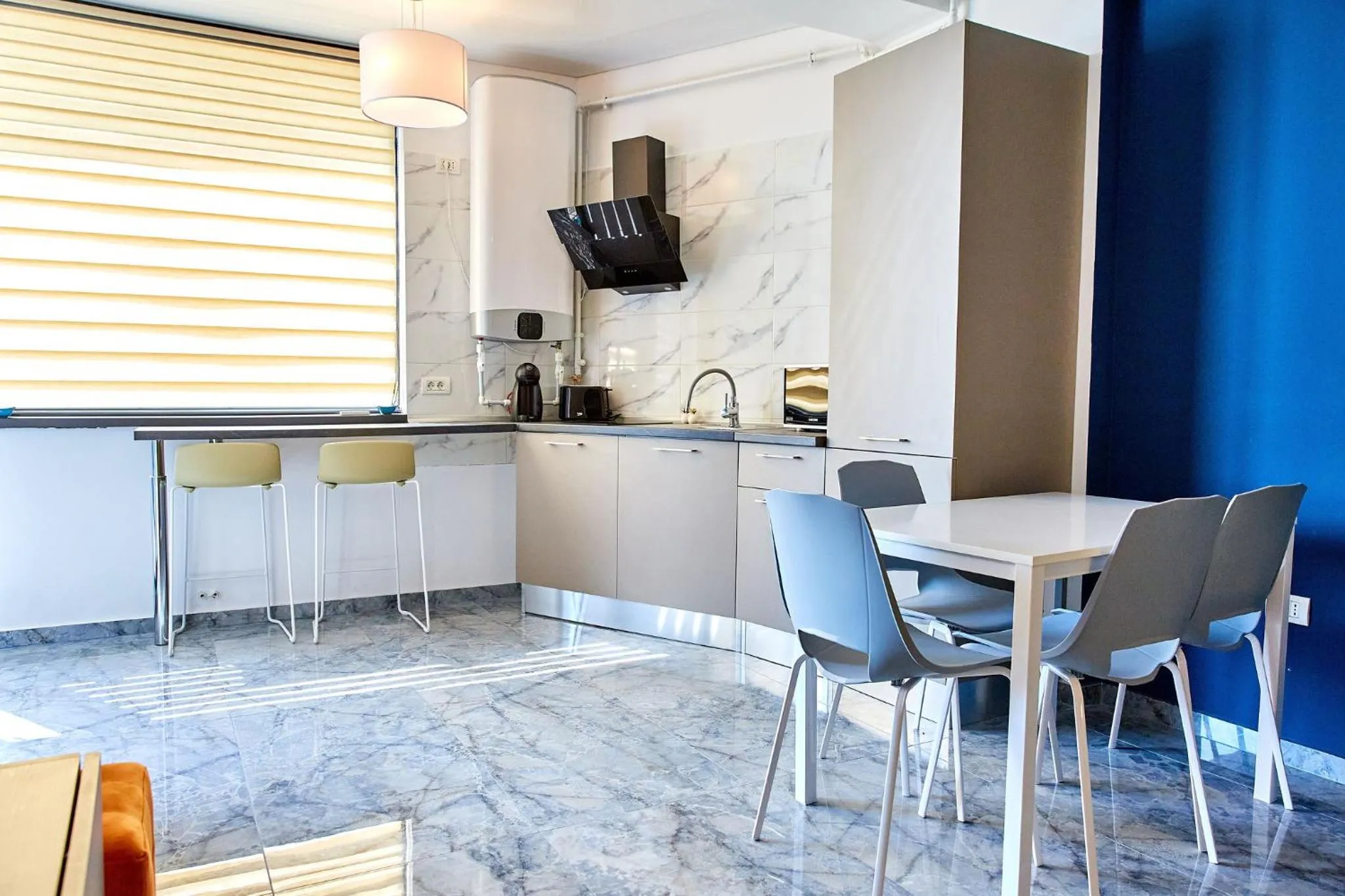 Kitchen or kitchenette in Apartamente by R S