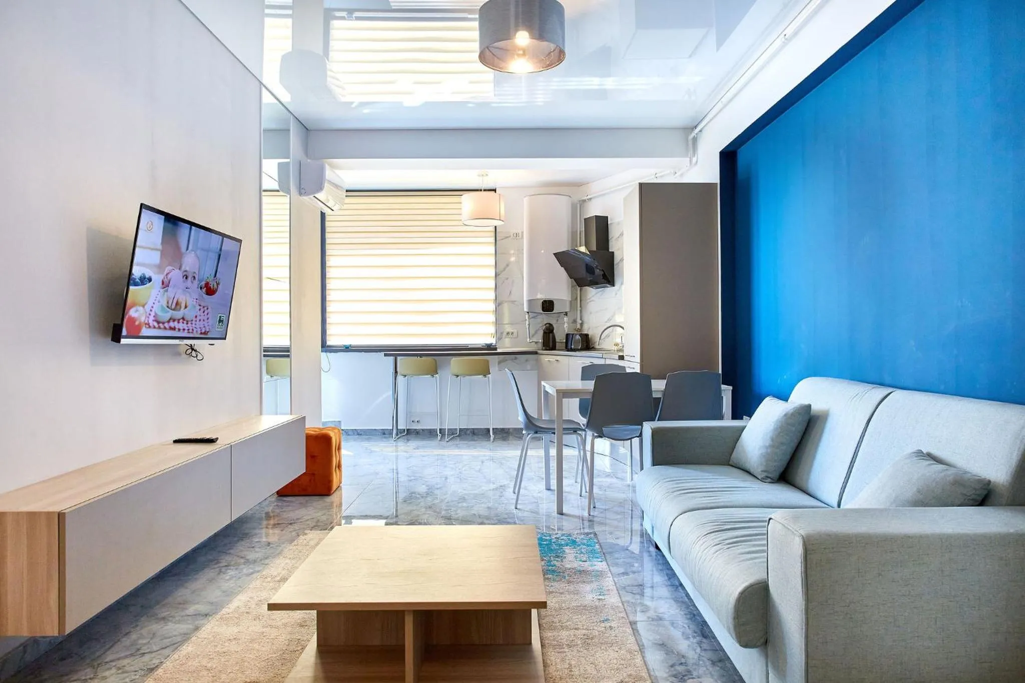 TV and multimedia in Apartamente by R S
