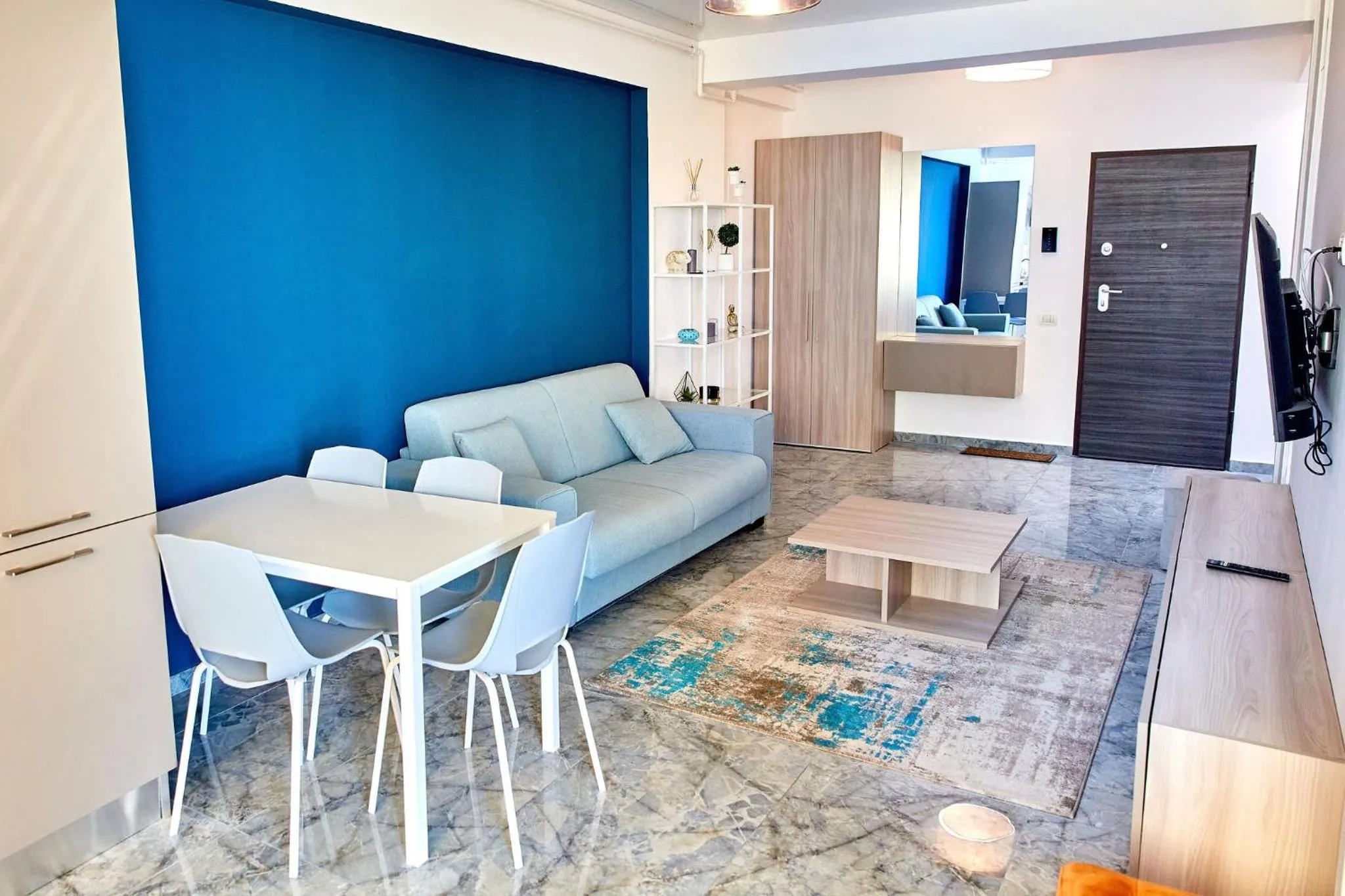 TV and multimedia in Apartamente by R S