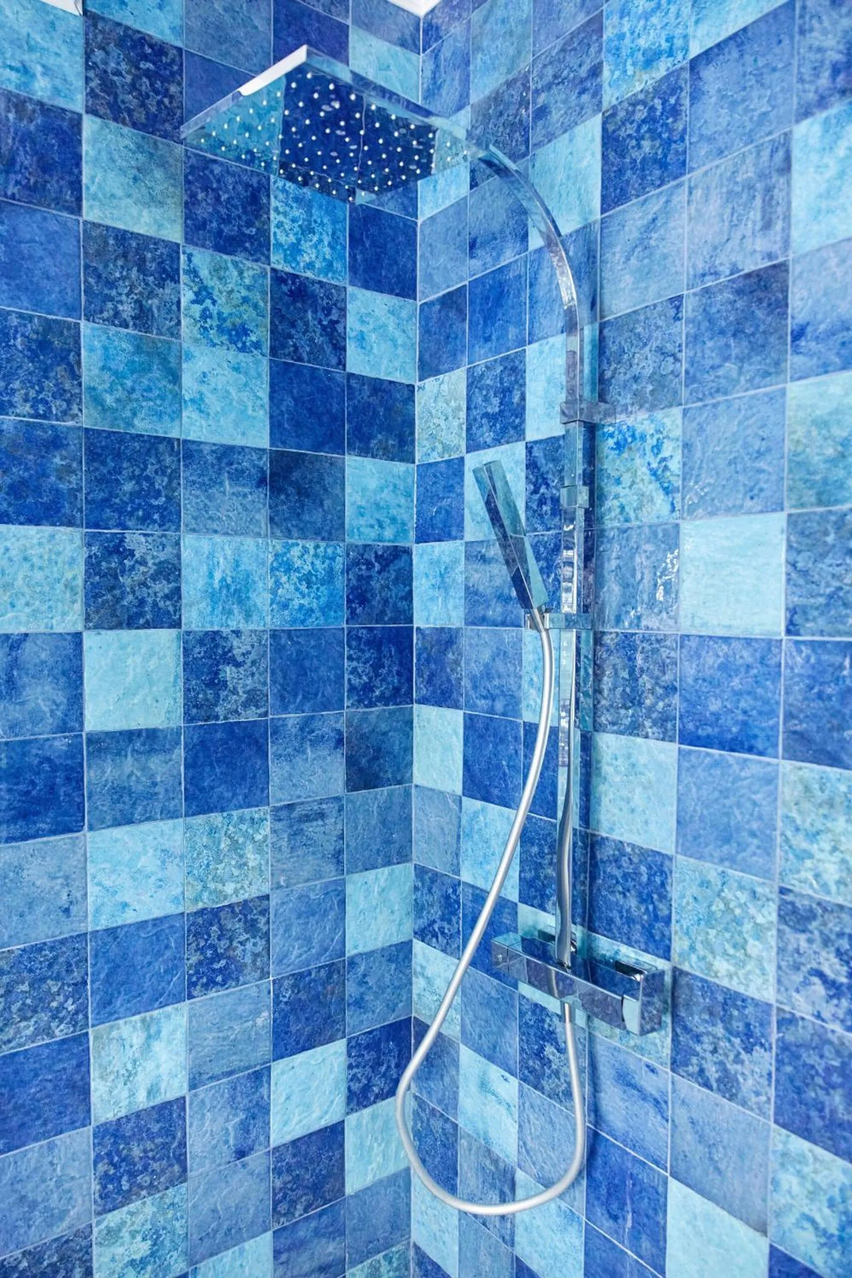 Shower in Apartamente by R S