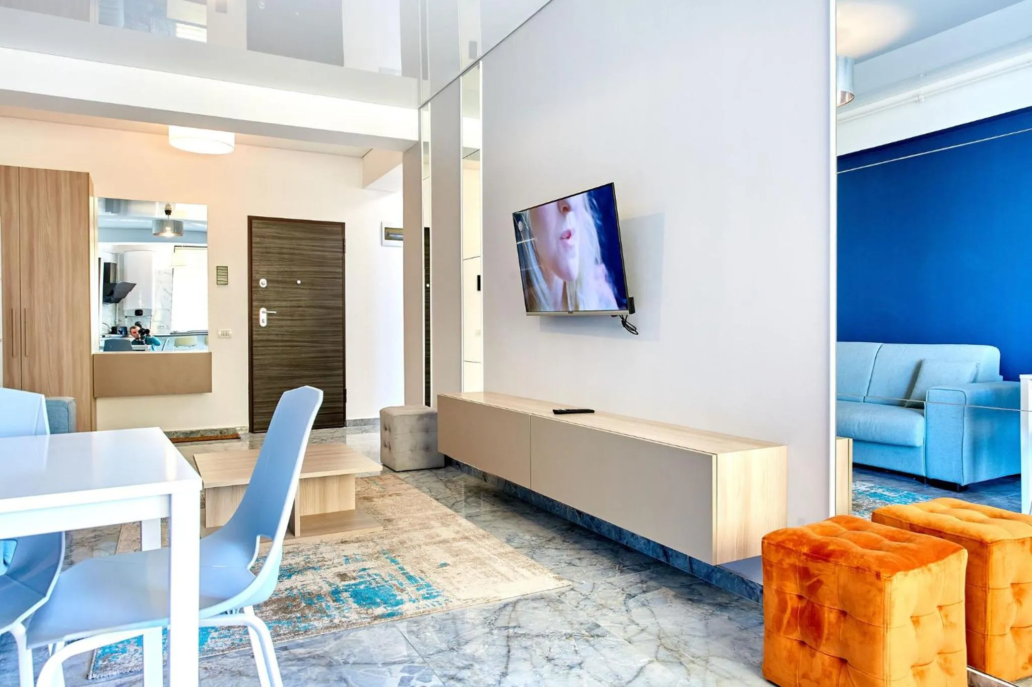 TV and multimedia in Apartamente by R S