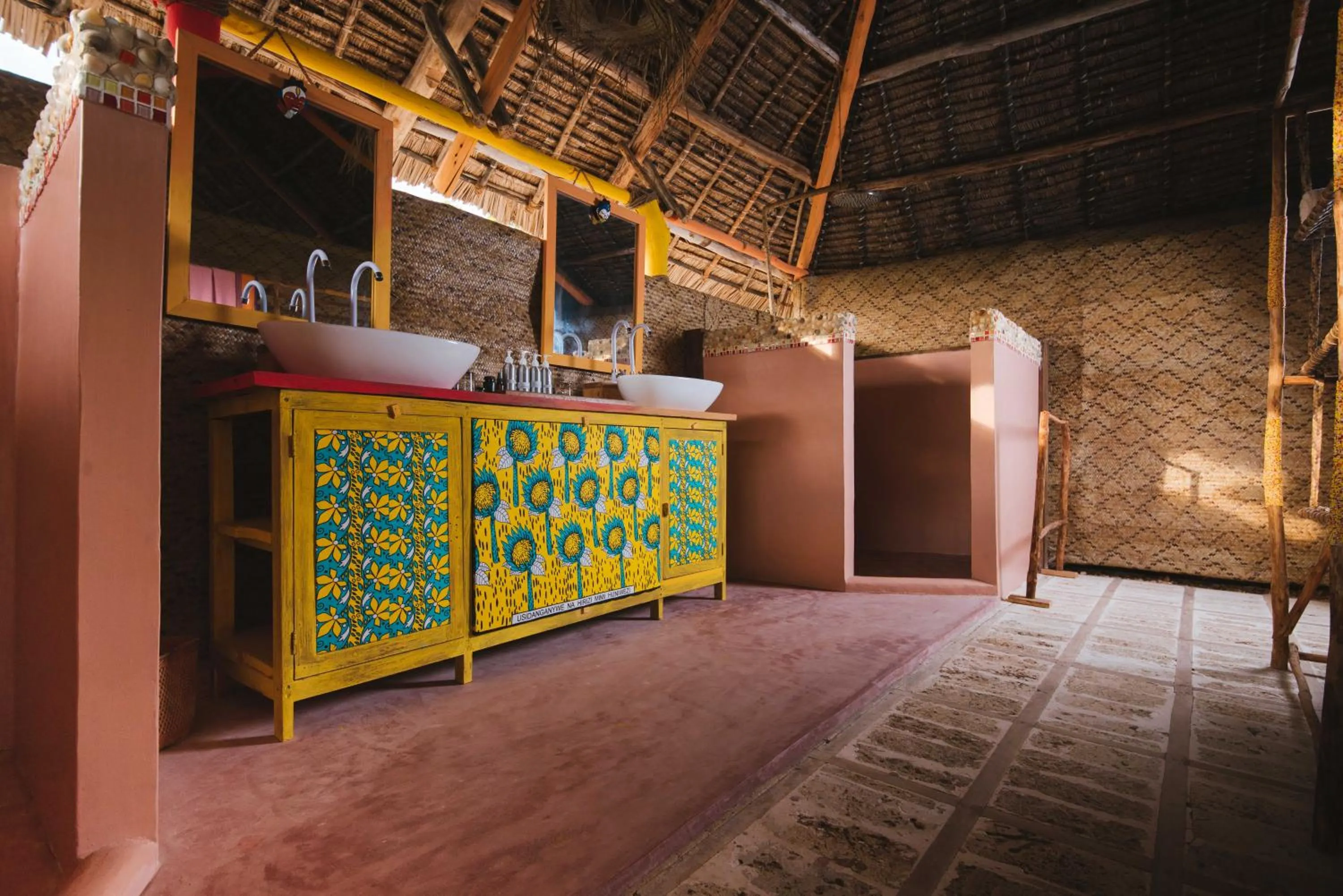 Kizingo Beach Eco Lodge