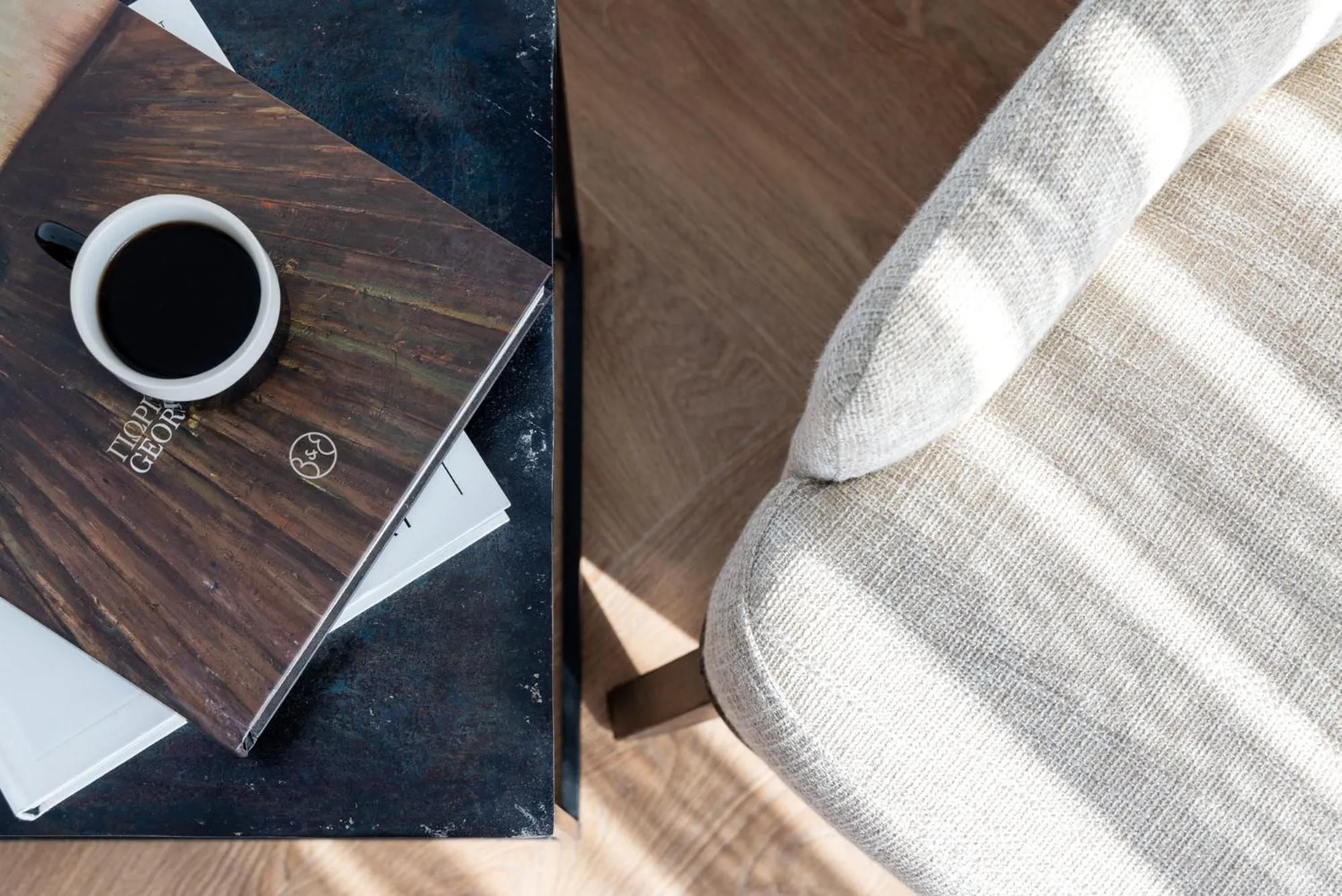 Decorative detail in Neoma