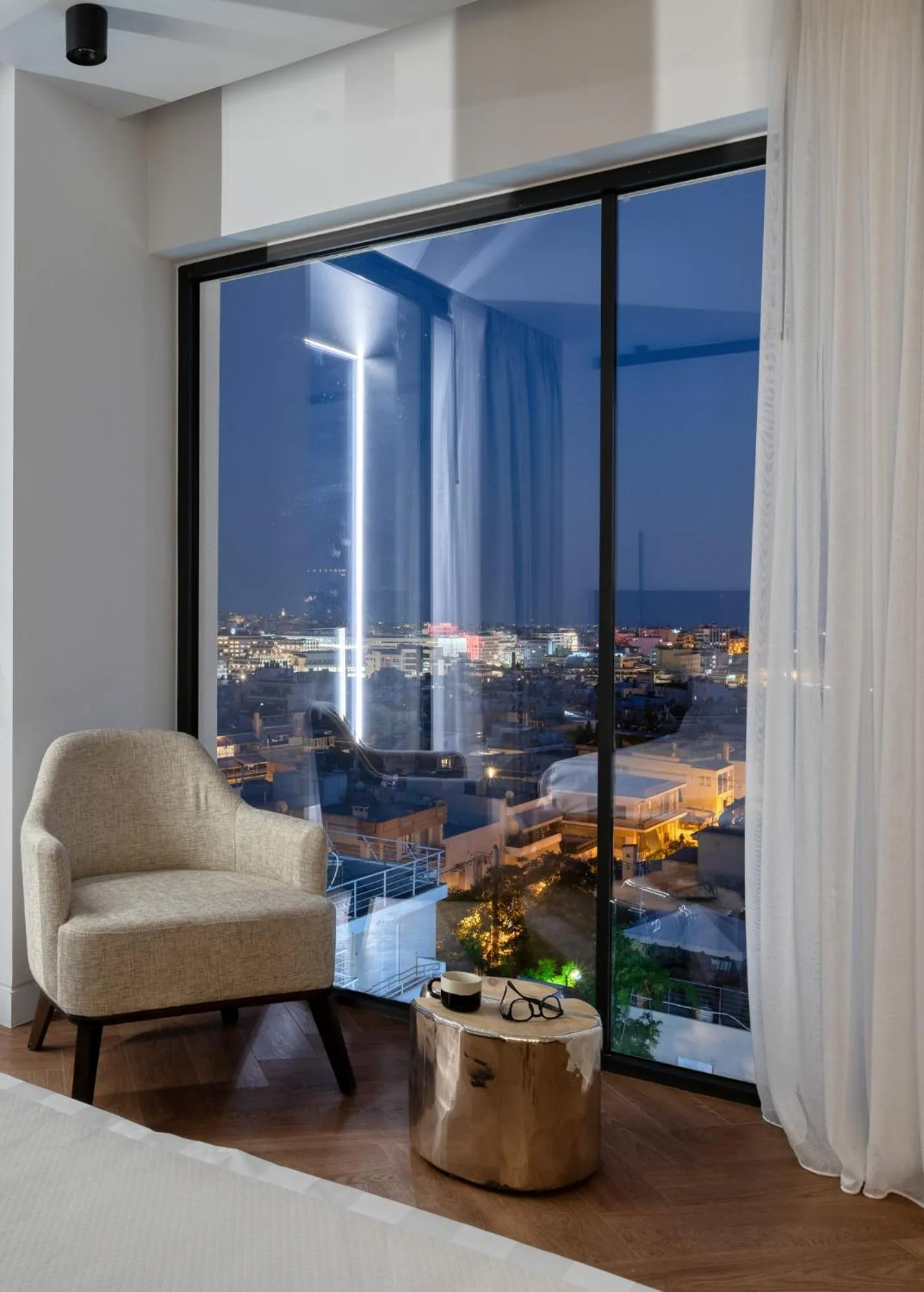 Seating area in Neoma