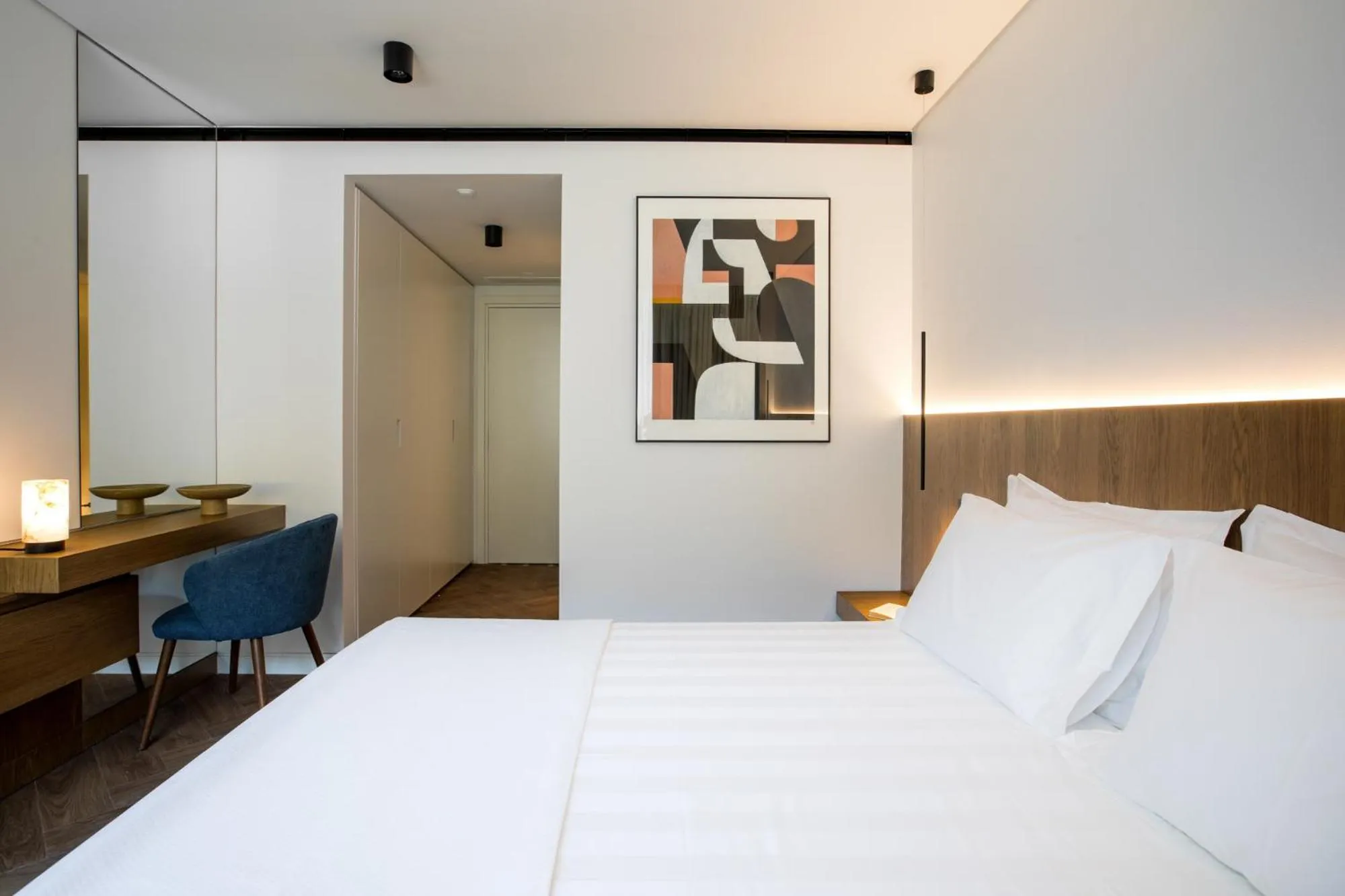 Photo of the whole room, Bed in Neoma