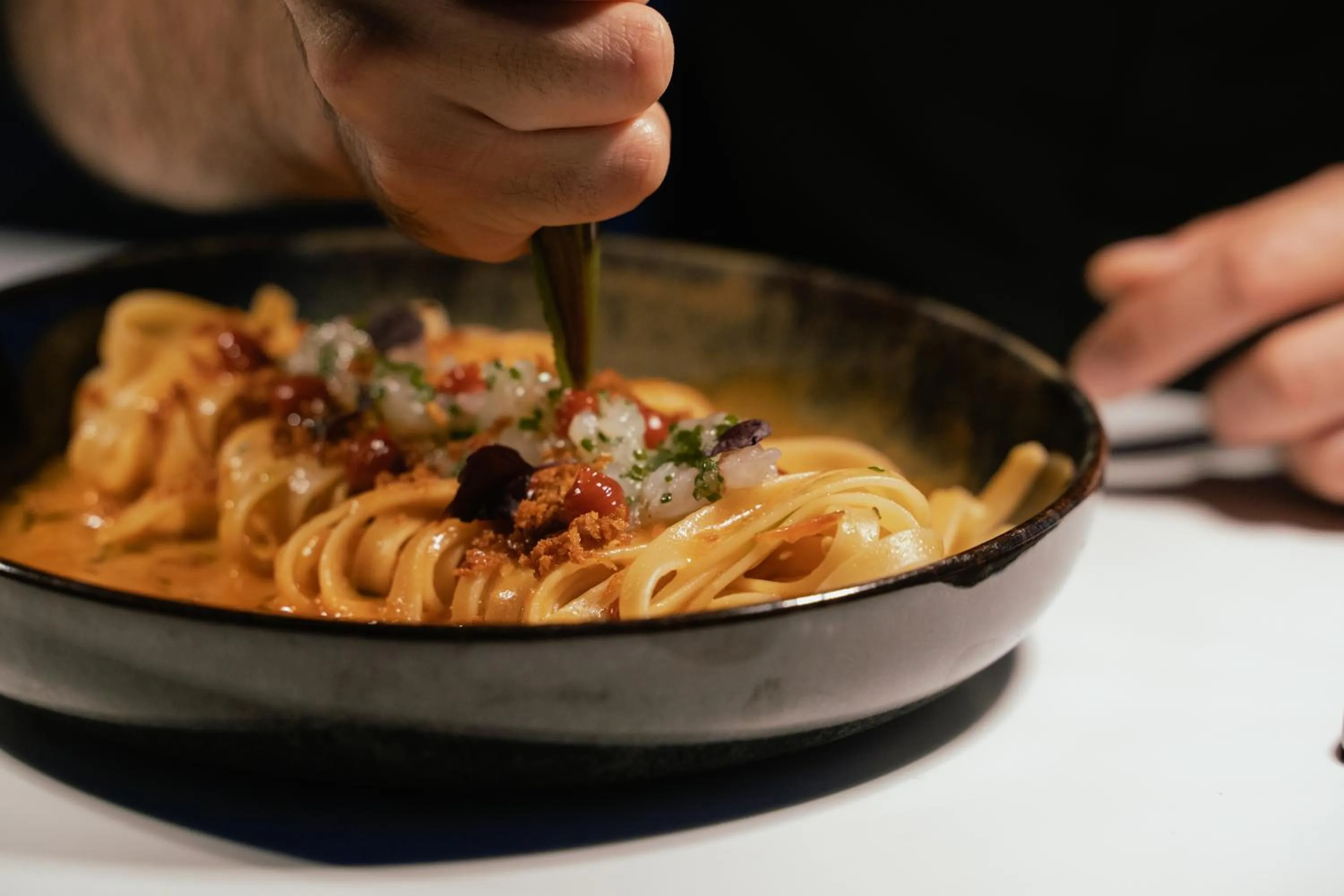 Restaurant/places to eat in Neoma