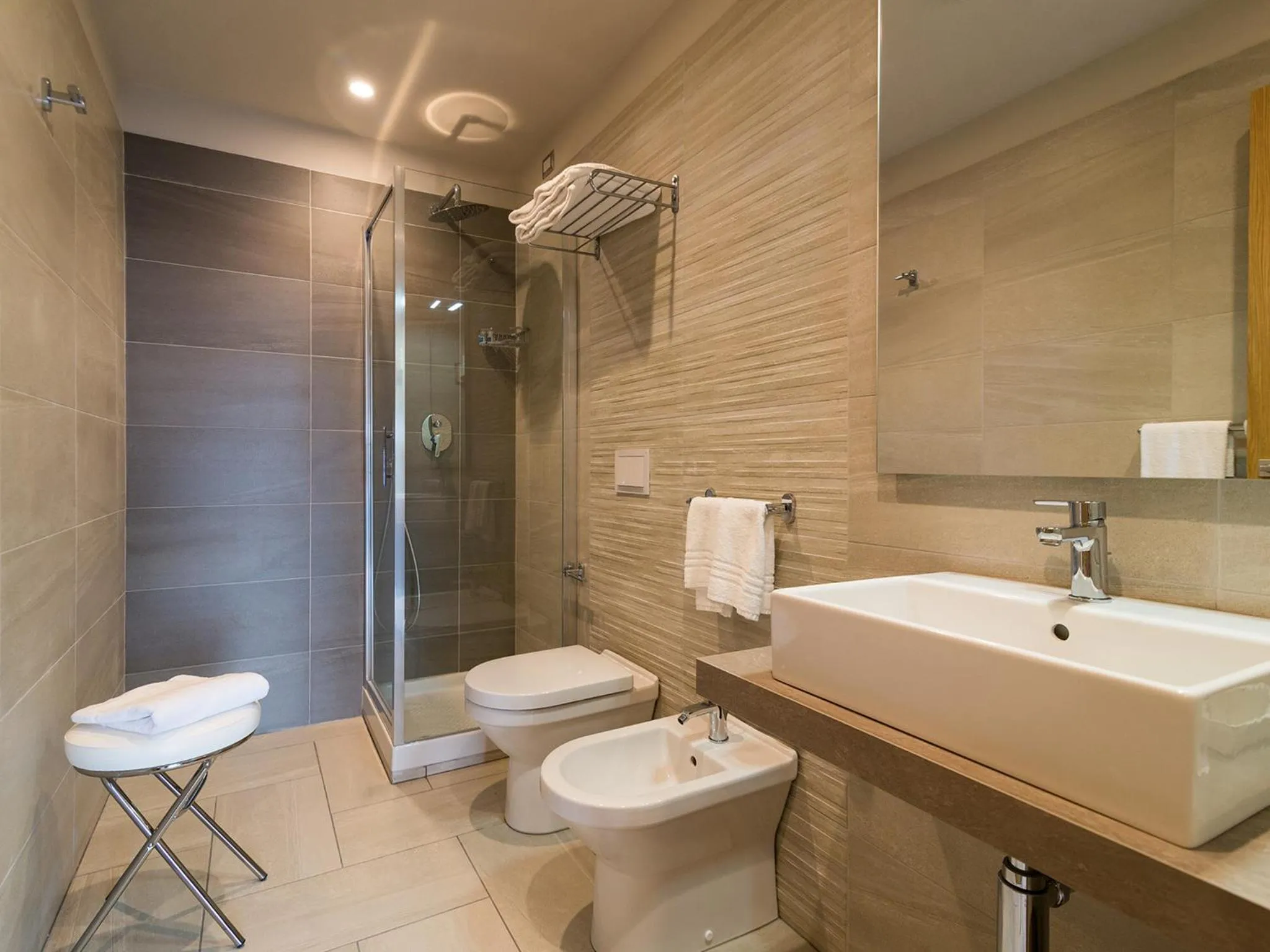 Shower in President Park Hotel