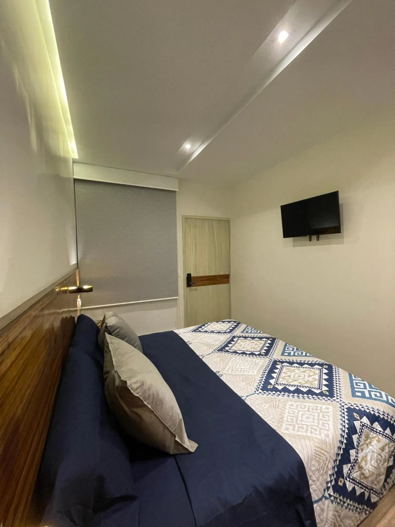 Photo of the whole room, Bed in BERTHEL SUITES