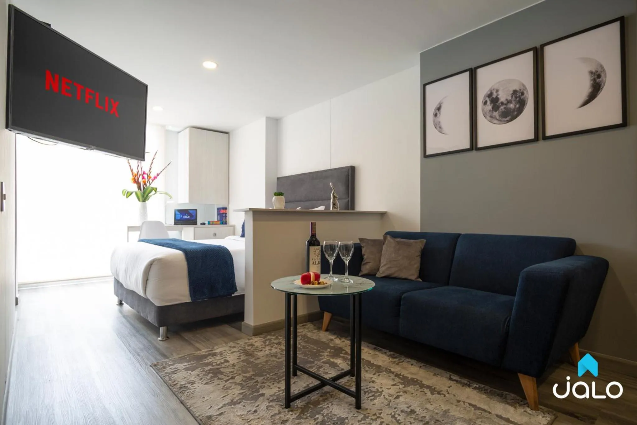 Communal lounge/ TV room in Torre Ventto Lofts By Jalo